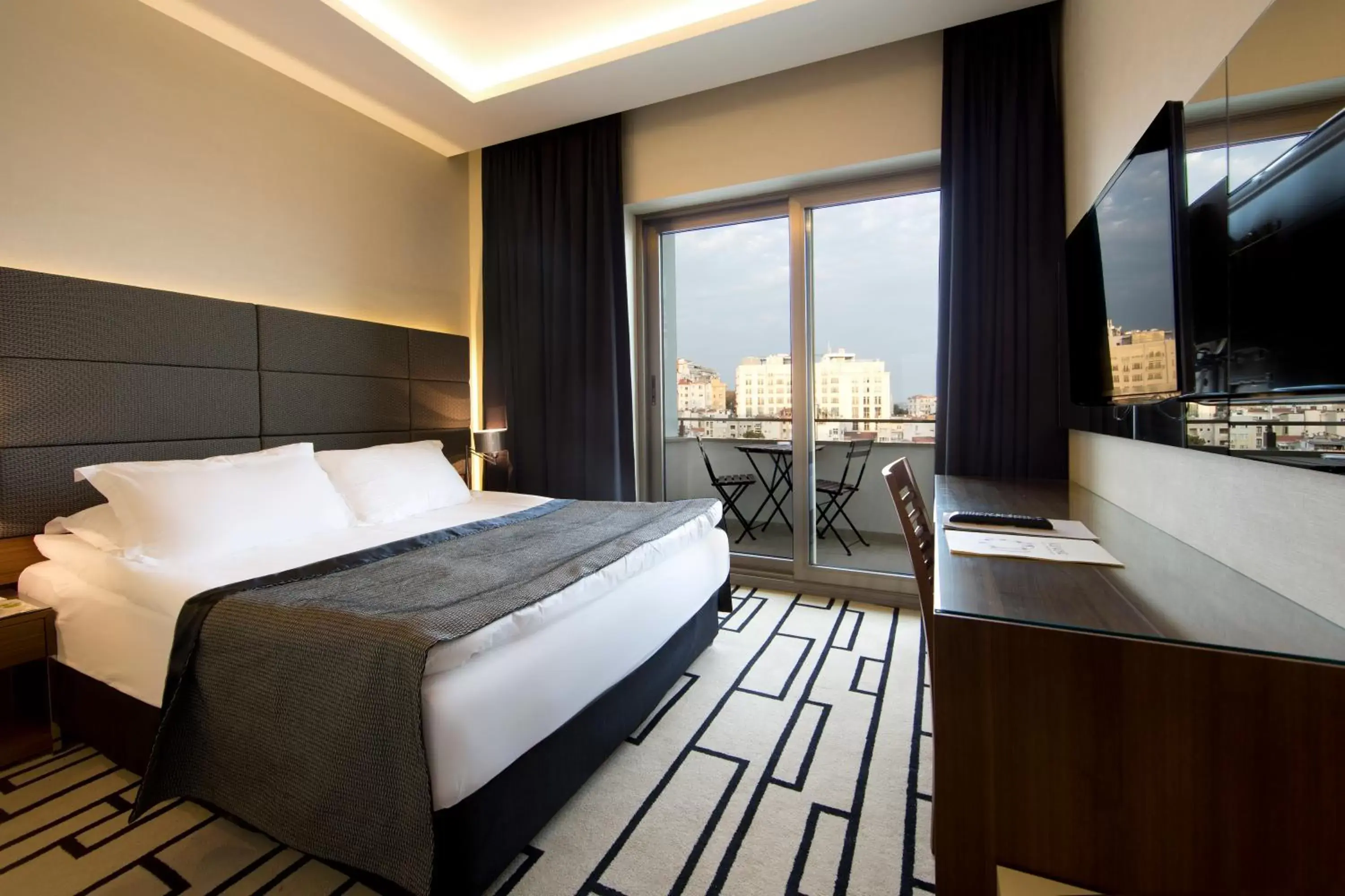 Bed in Cihangir Hotel