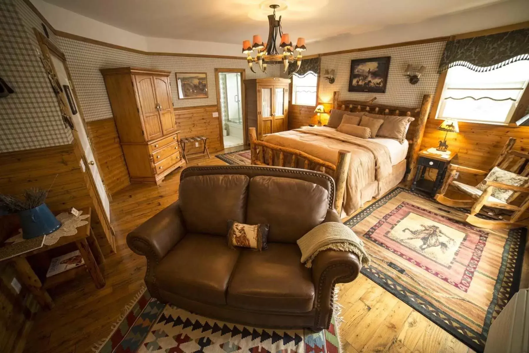 Photo of the whole room, Seating Area in ForFriends Inn Wine Country Bed and Breakfast