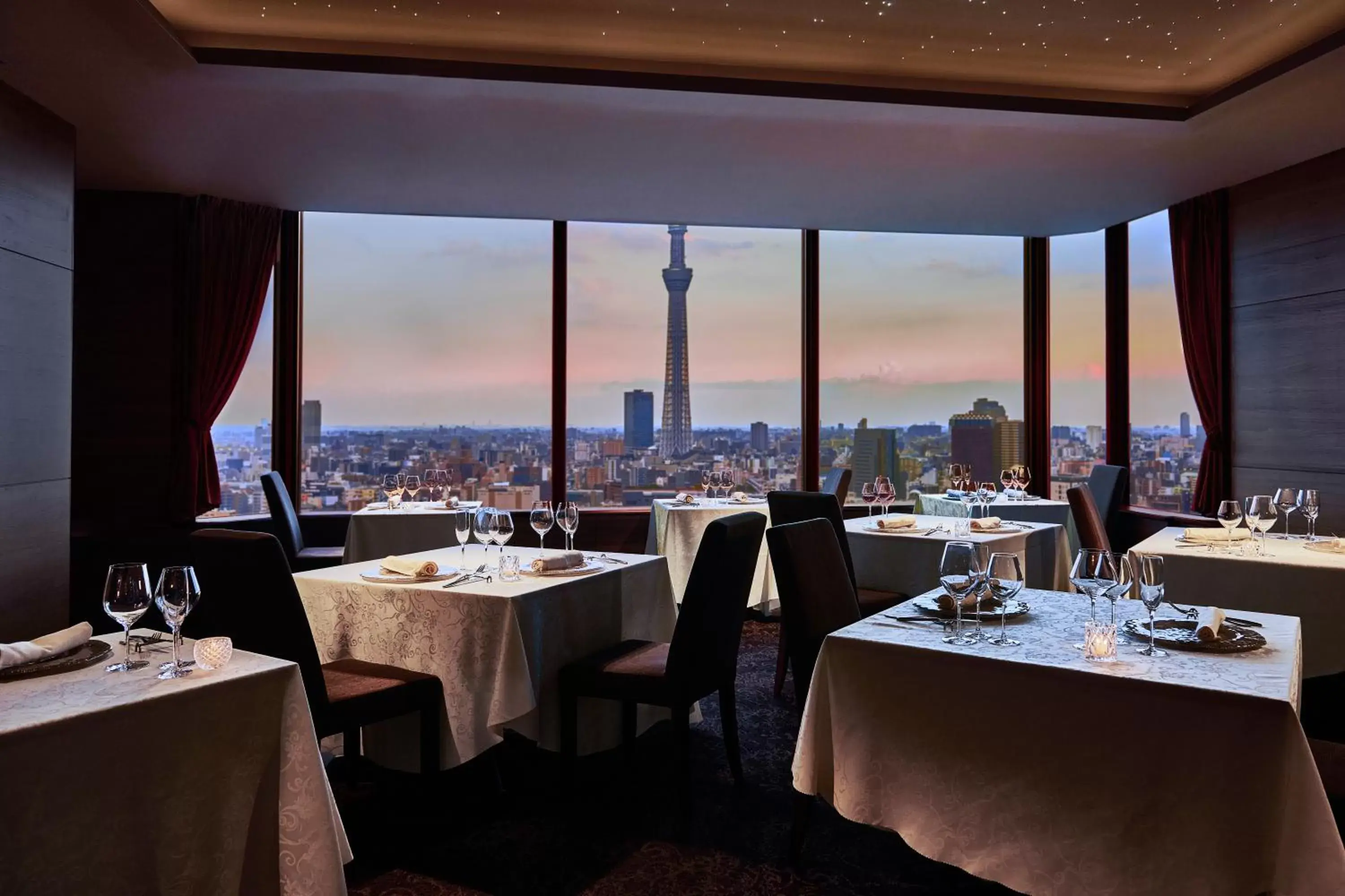 Restaurant/Places to Eat in Asakusa View Hotel