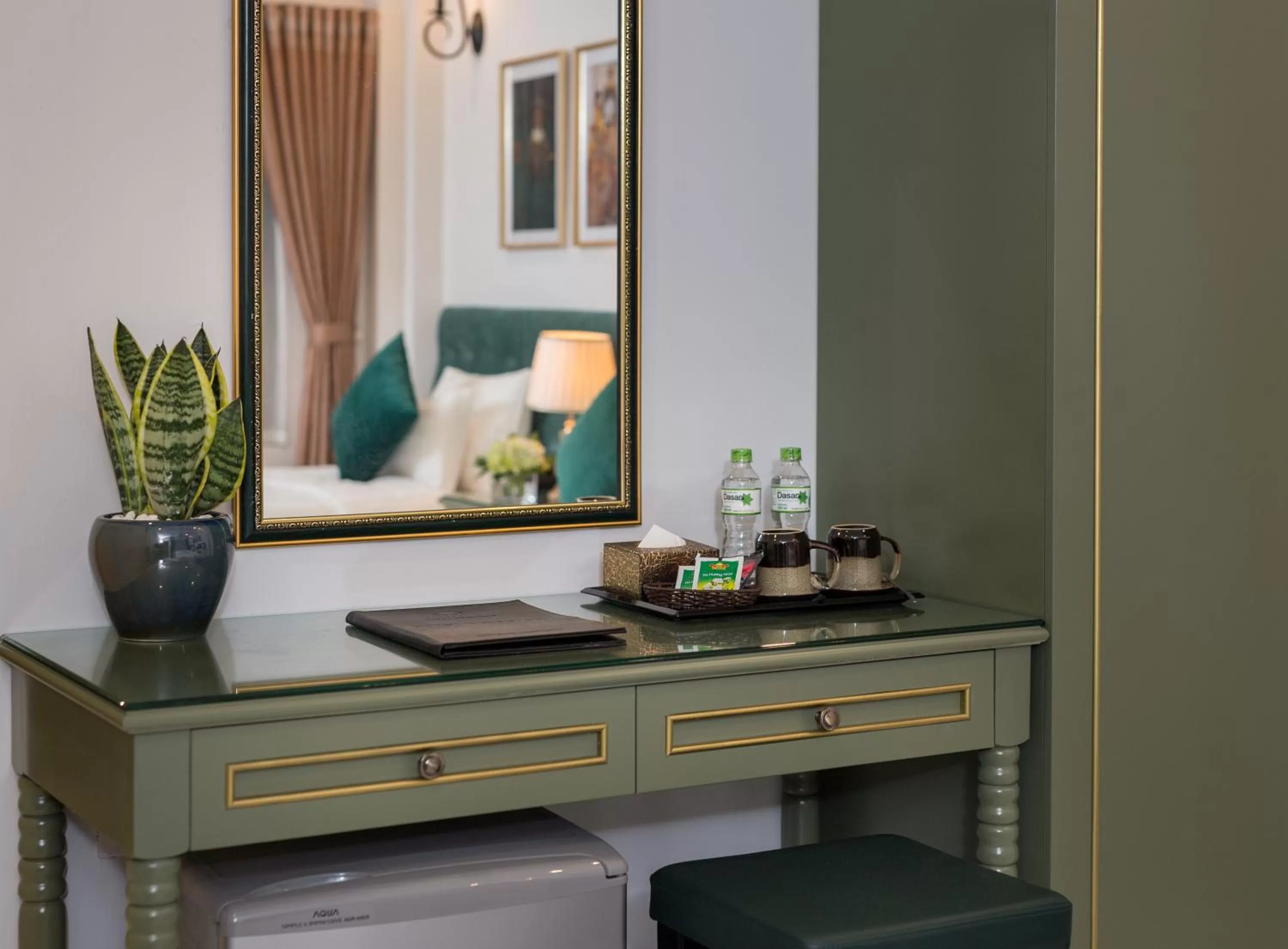 Coffee/tea facilities, TV/Entertainment Center in Hanoi Gatsby Hotel