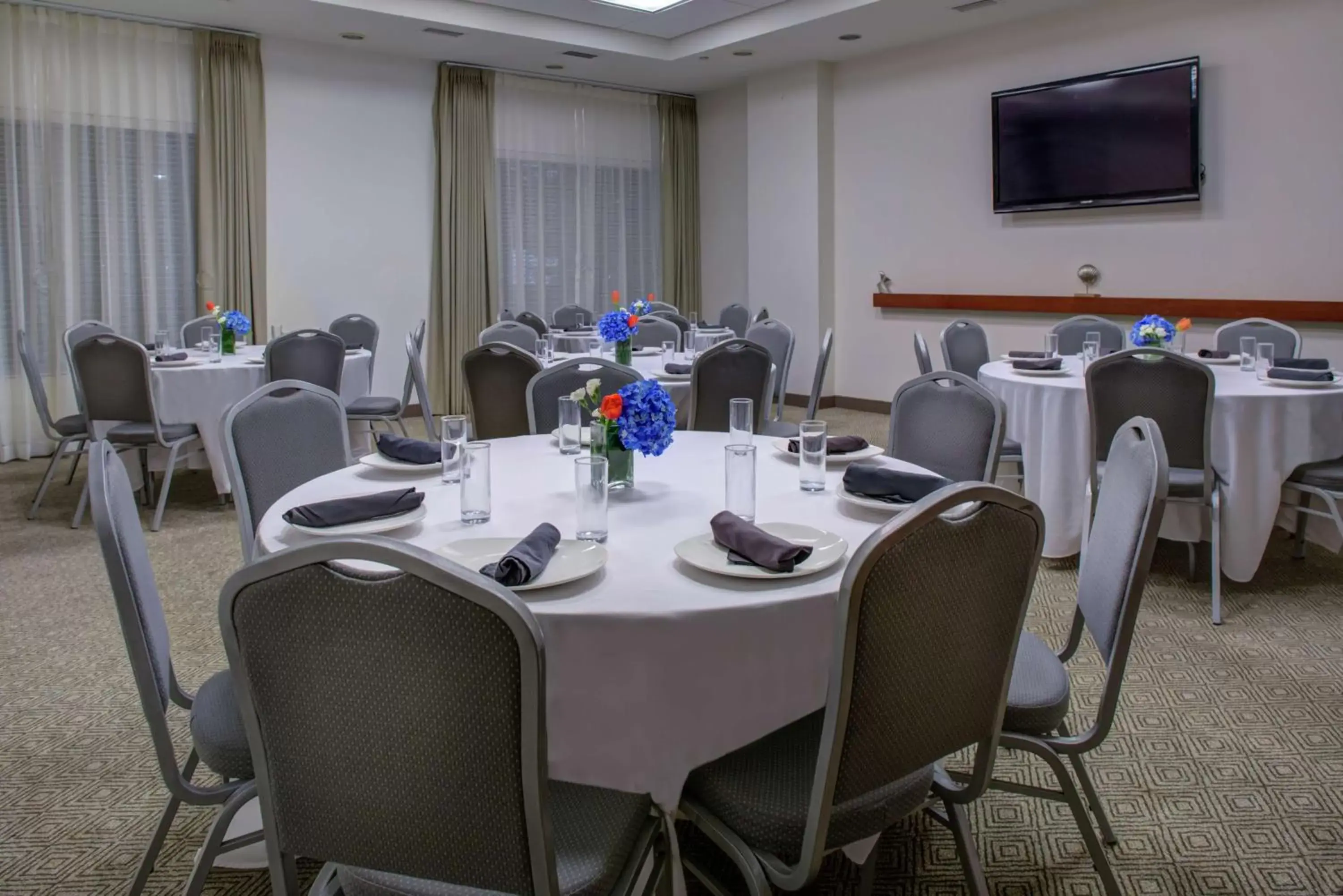 Meeting/conference room, Restaurant/Places to Eat in DoubleTree by Hilton Biloxi