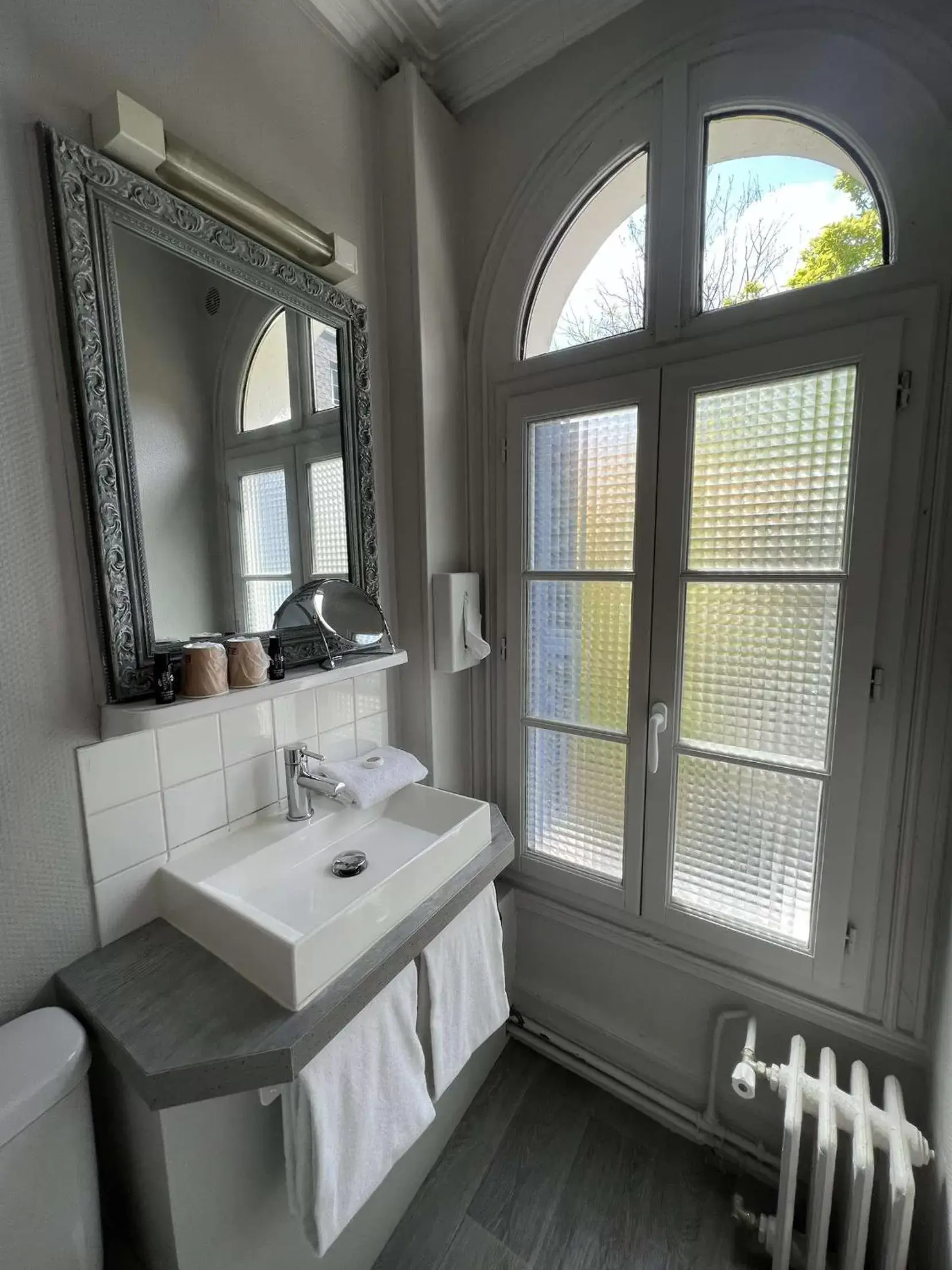 Bathroom in Hôtel Céline - Hôtel de la Gare