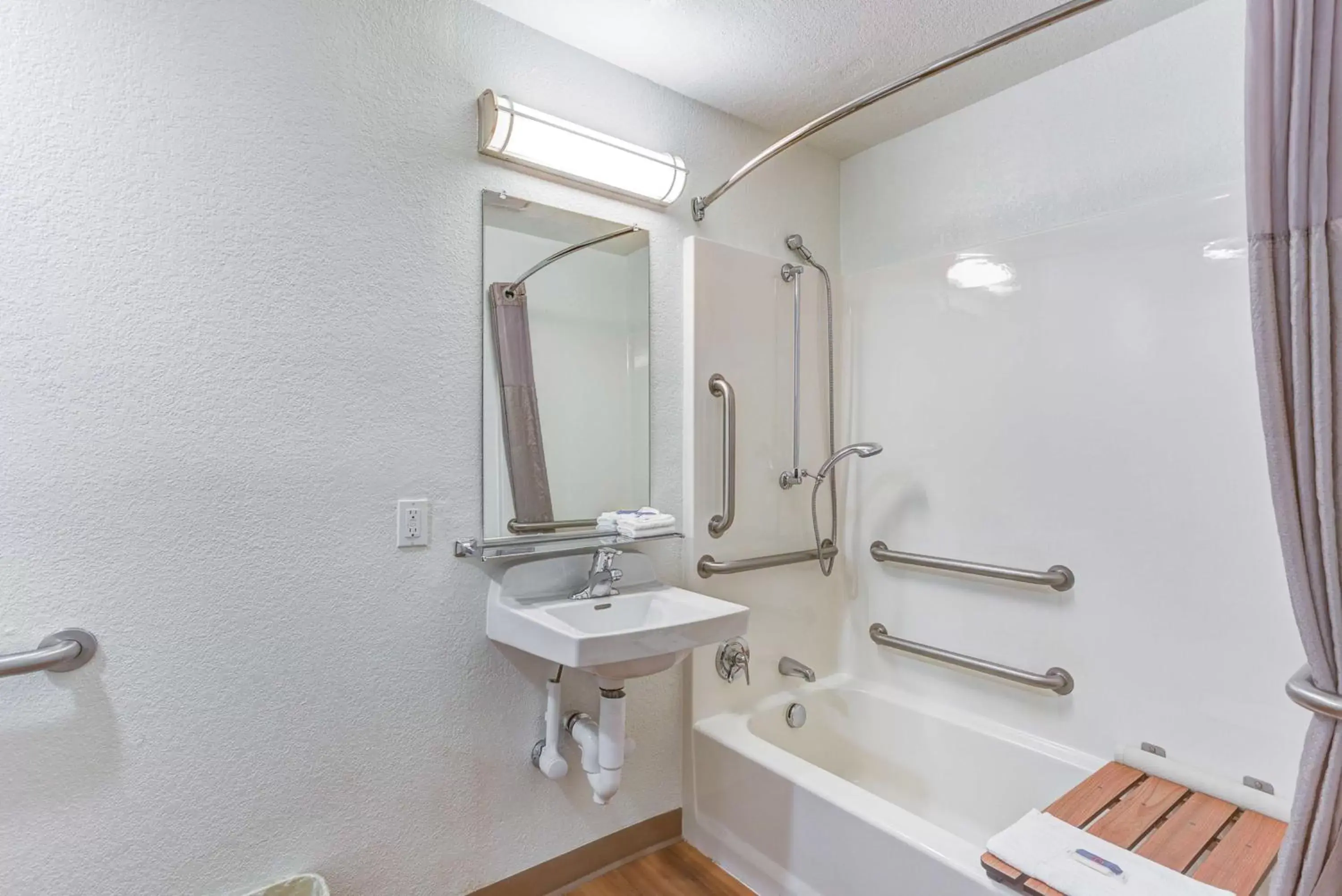 Bathroom in Motel 6-Portland, OR - Tigard West