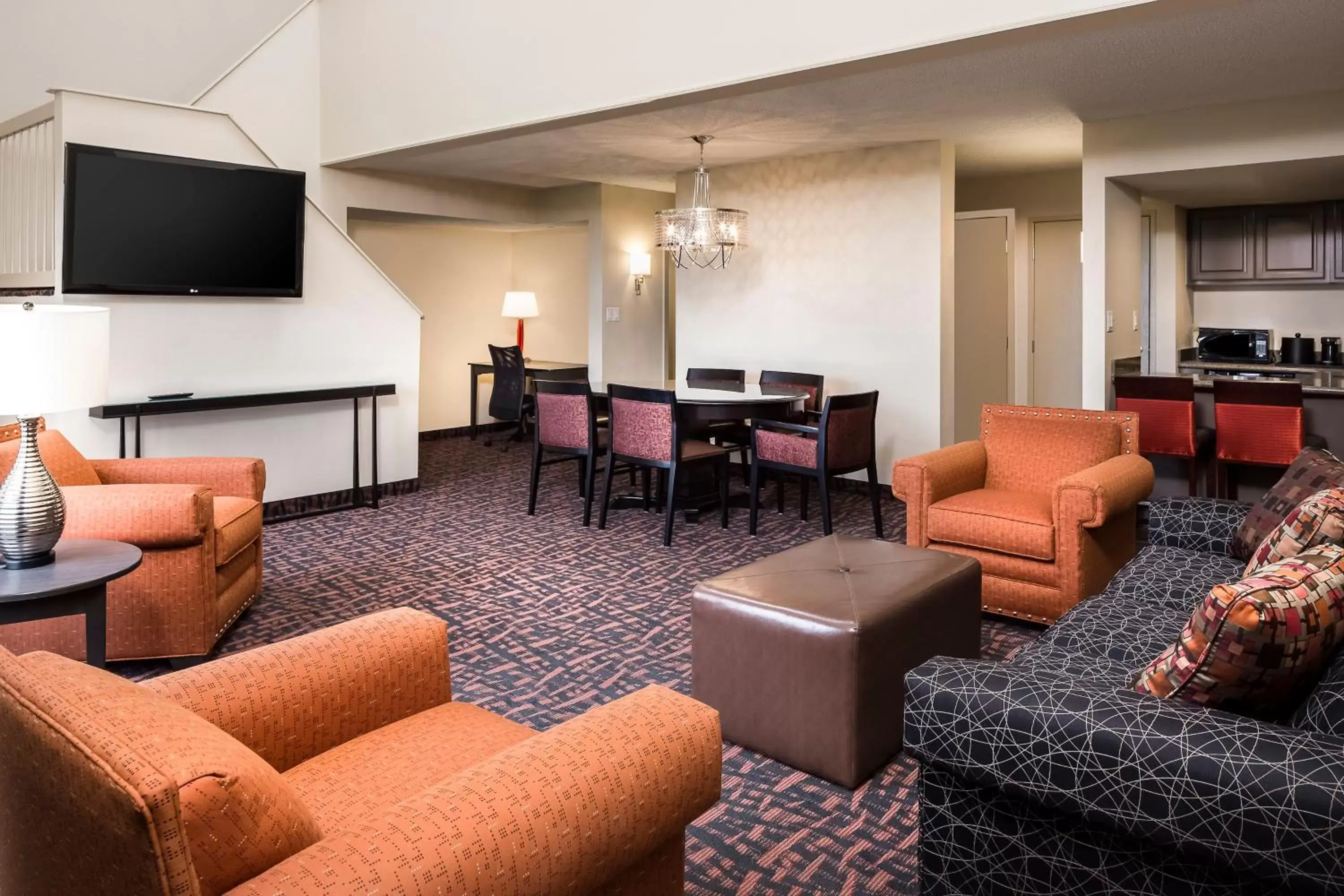 Photo of the whole room, Seating Area in Holiday Inn Wichita East I-35, an IHG Hotel
