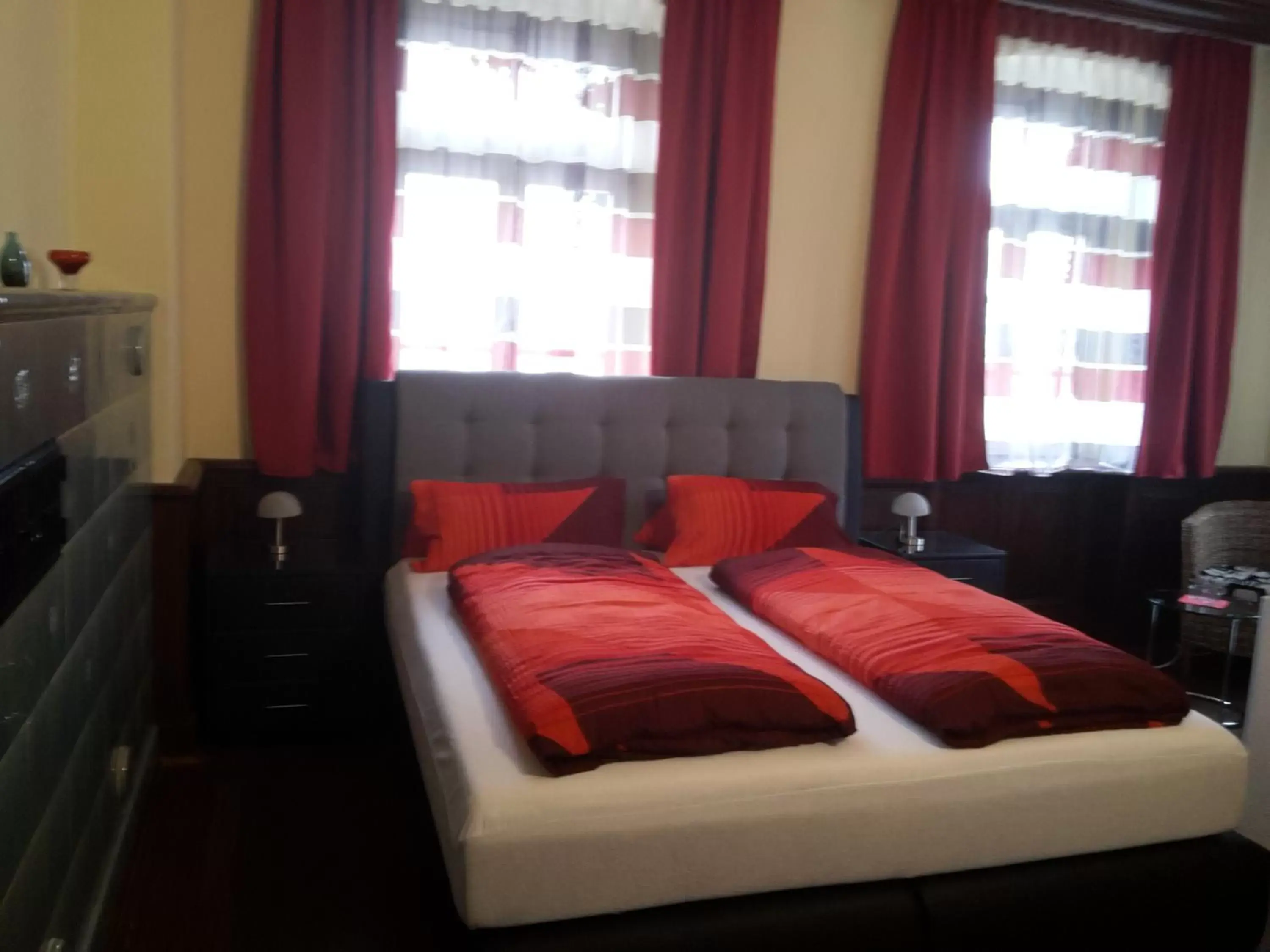 Double Room with Shower in Hotel Zum Schwanen Double Room with Shower in Hotel Zum Schwanen