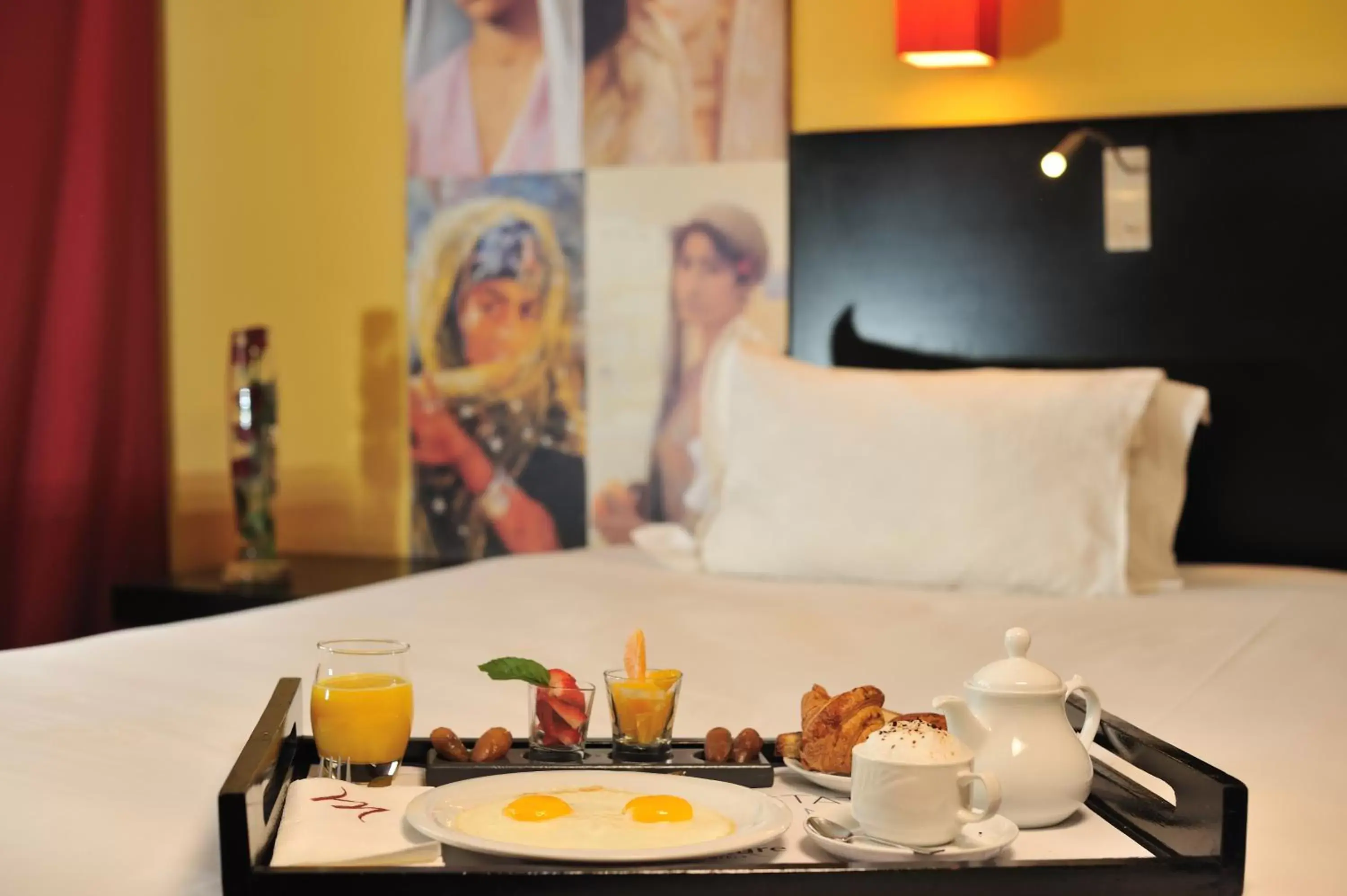 Breakfast, Bed in Hotel Mercure Alger Aéroport