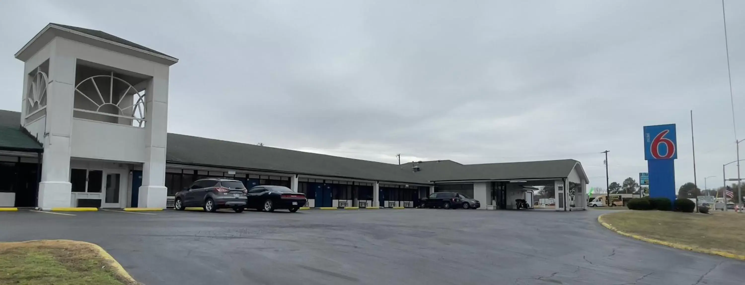 Property building in Motel 6-Sallisaw, OK Property building in Motel 6-Sallisaw, OK