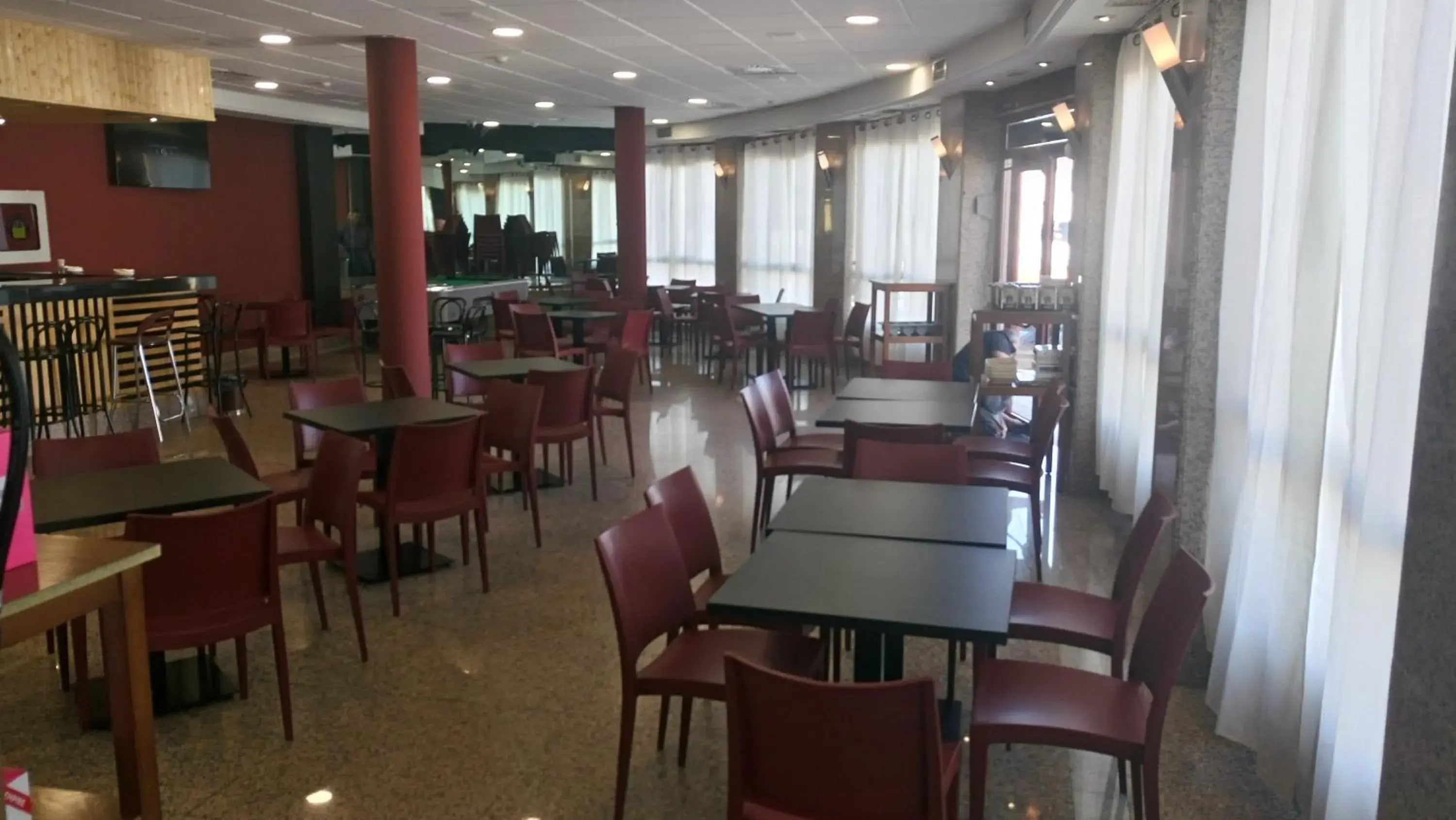 Lounge or bar, Restaurant/Places to Eat in Hotel Humanes