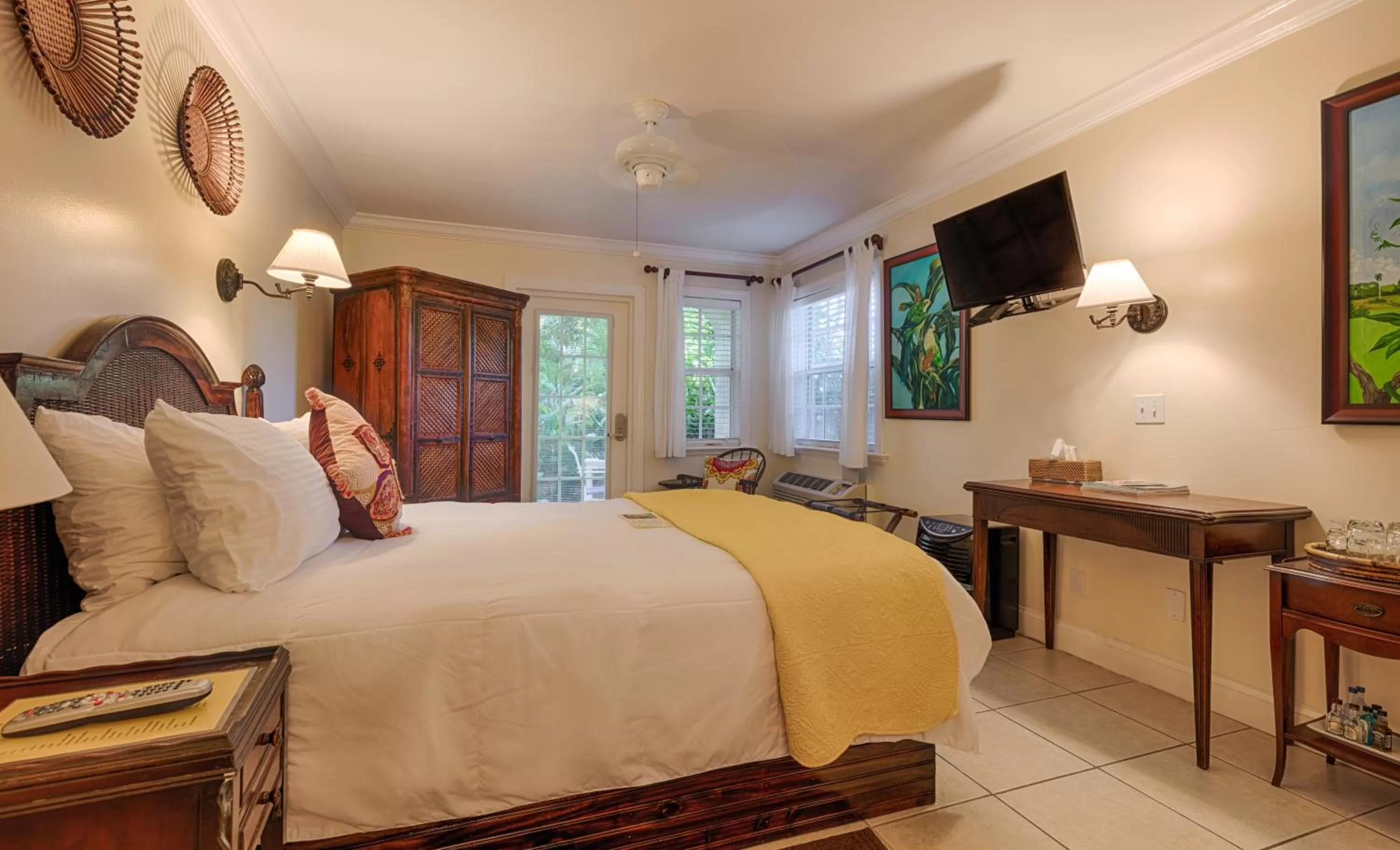 Bedroom, Bed in The Caribbean Court Boutique Hotel