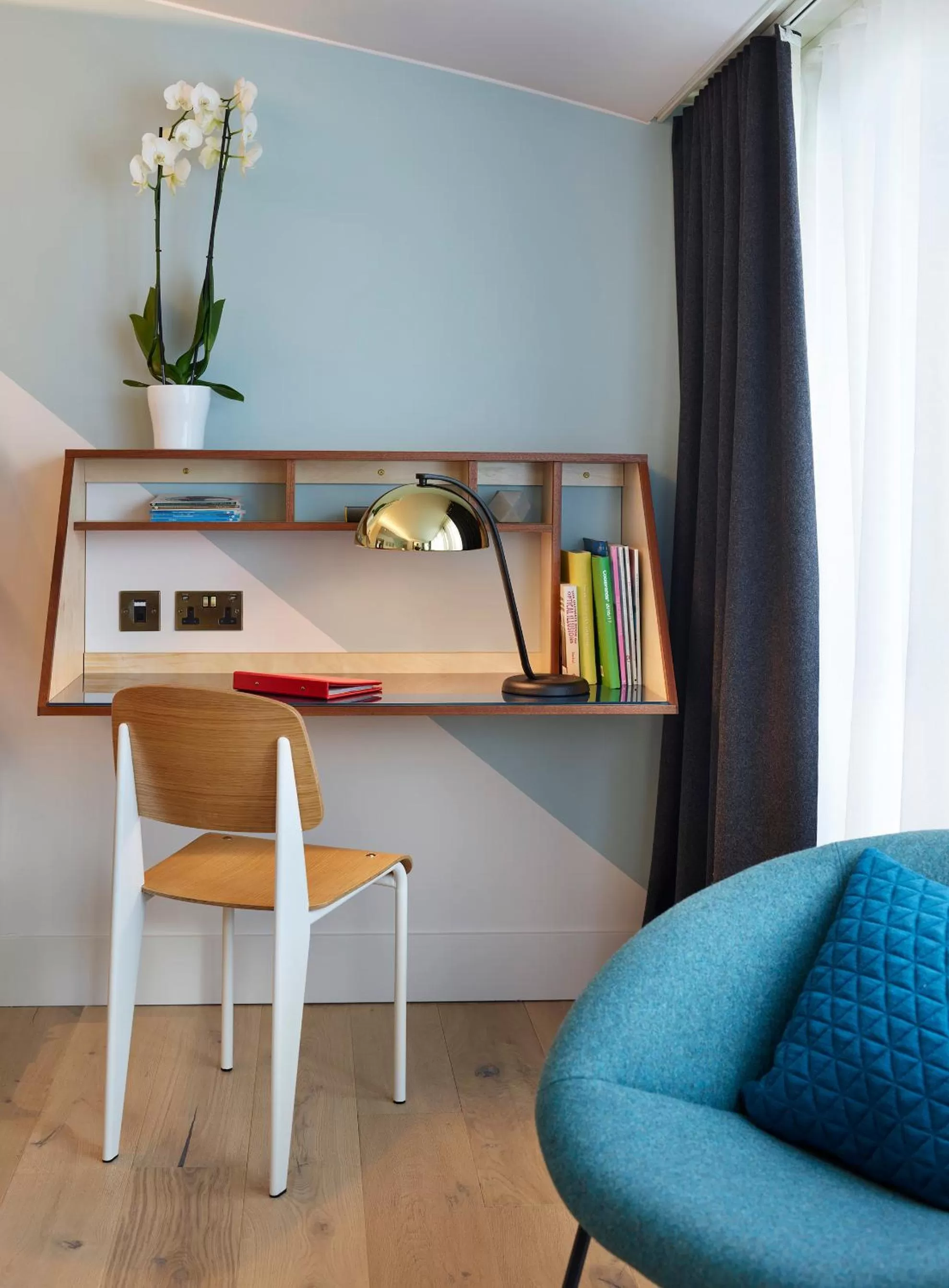 Living room in Marrable's Farringdon Hotel