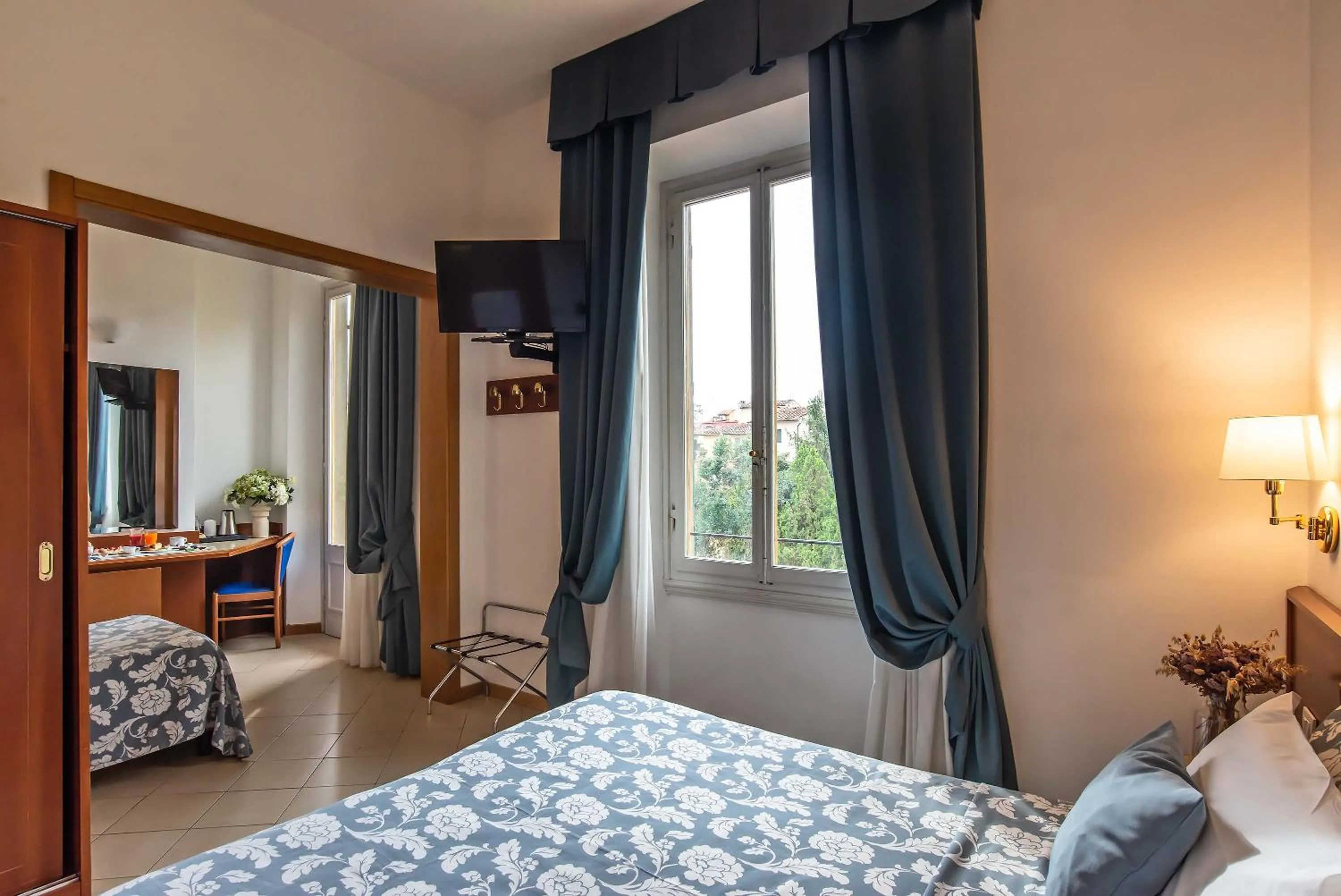 TV and multimedia, Bed in Hotel Bonifacio