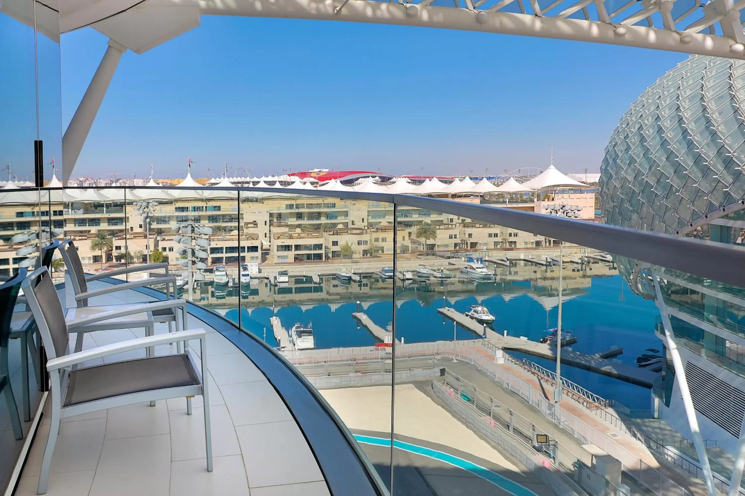 Photo of the whole room, Pool View in W Abu Dhabi - Yas Island