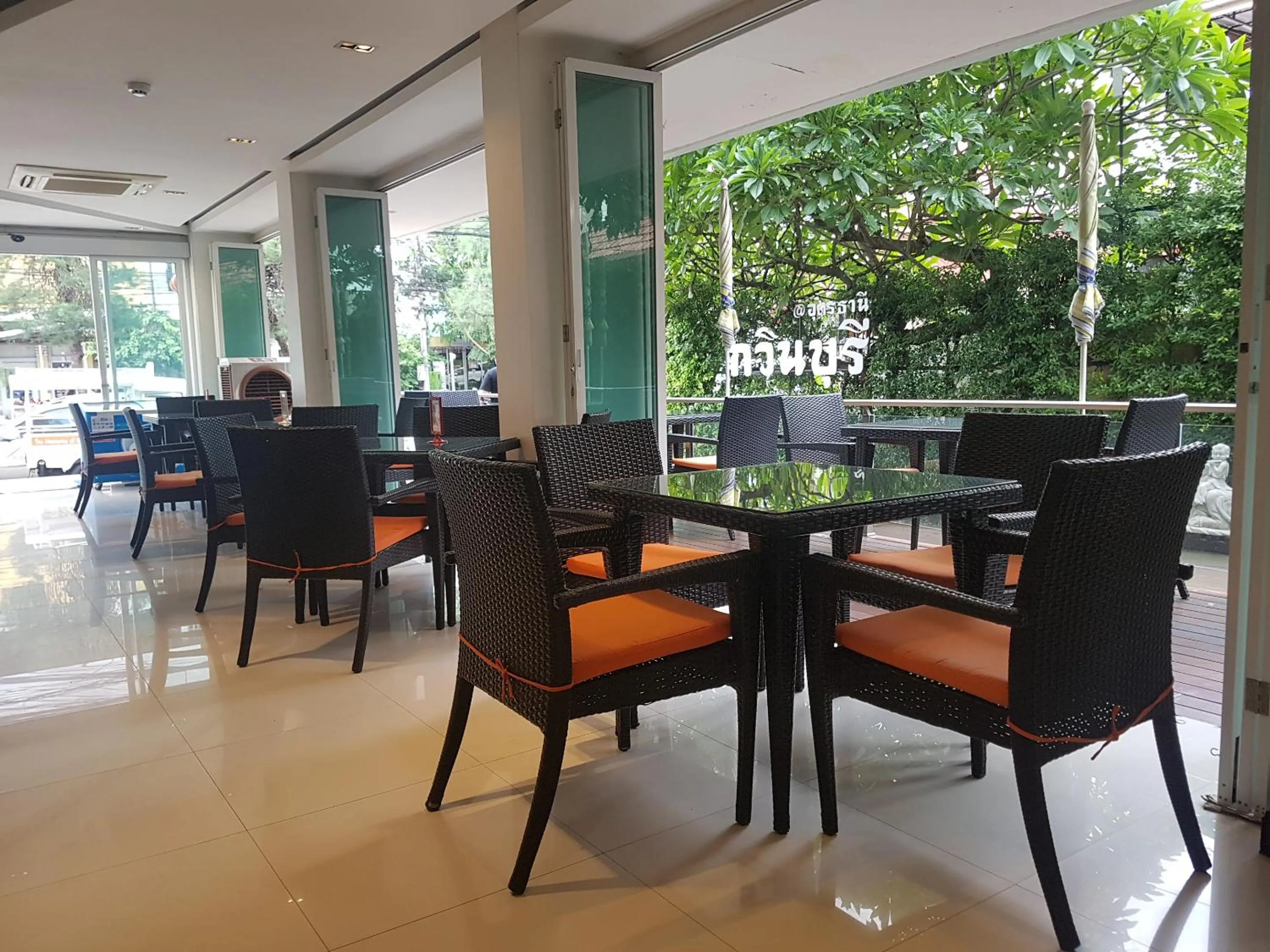 Restaurant/places to eat in Kavin Buri Green Hotel