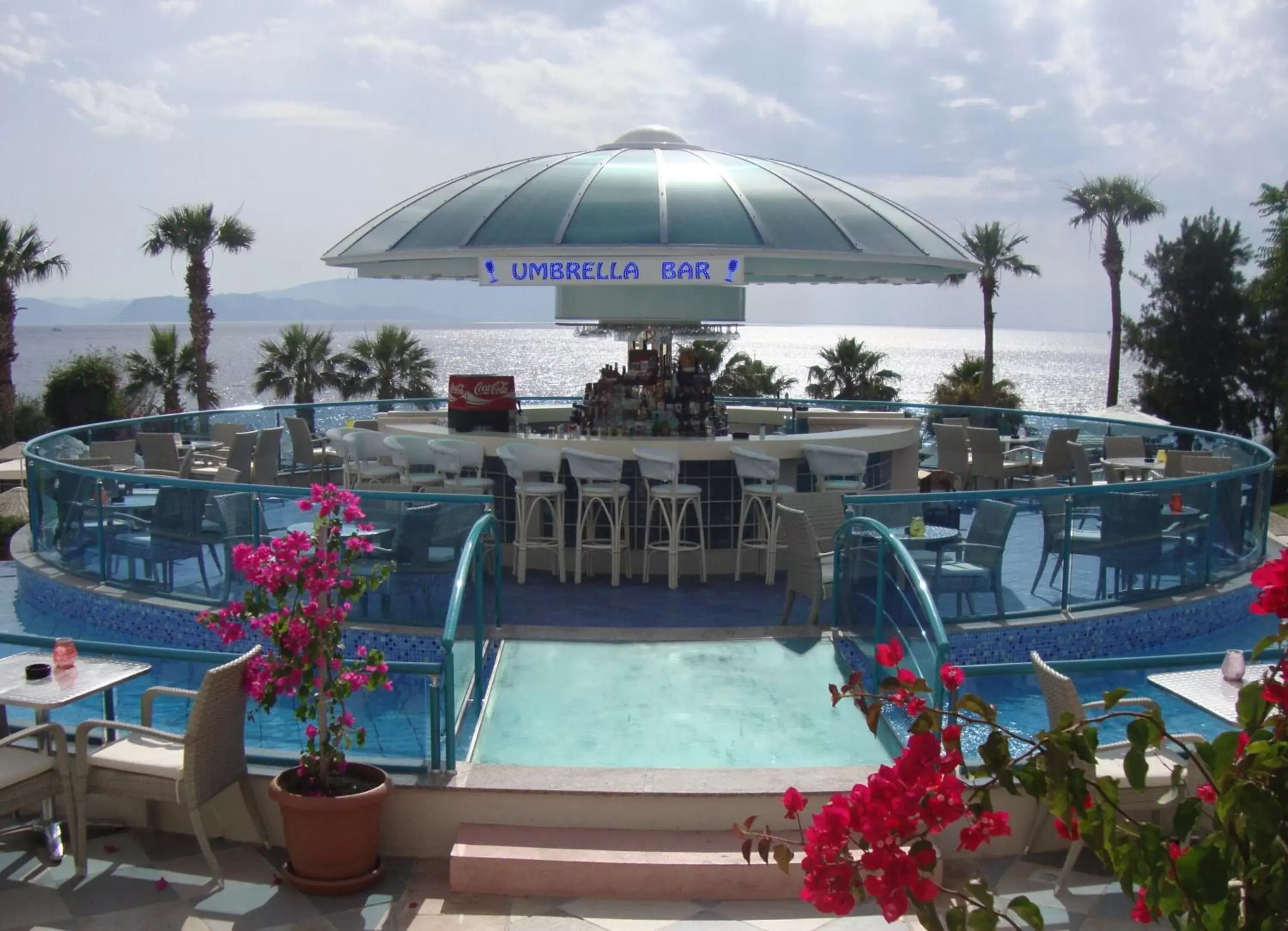 Lounge or bar, Swimming Pool in The Grand Blue Sky International - All Inclusive