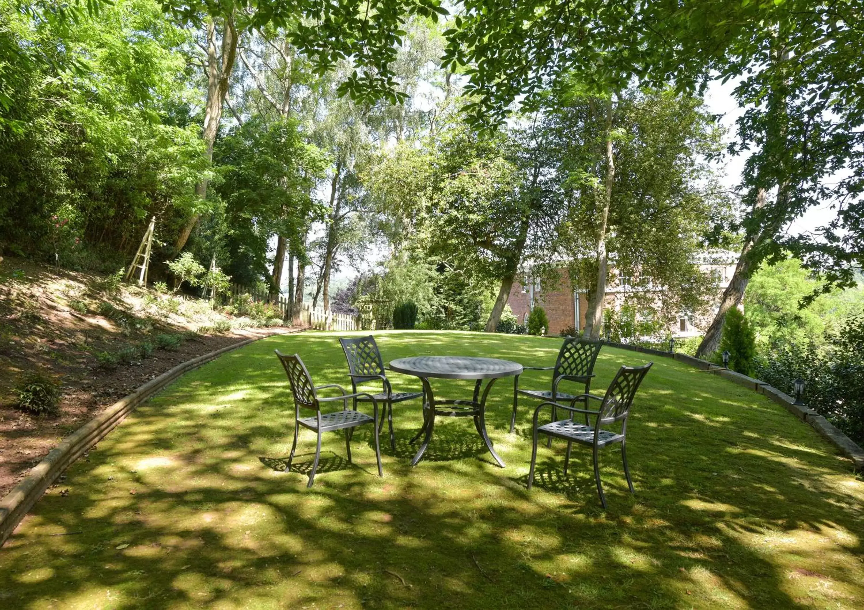Garden in Kateshill House Bed & Breakfast