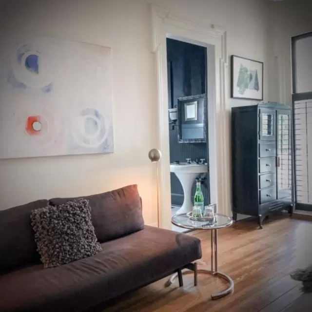 Elmwood 1820 Bed & Breakfast Inn