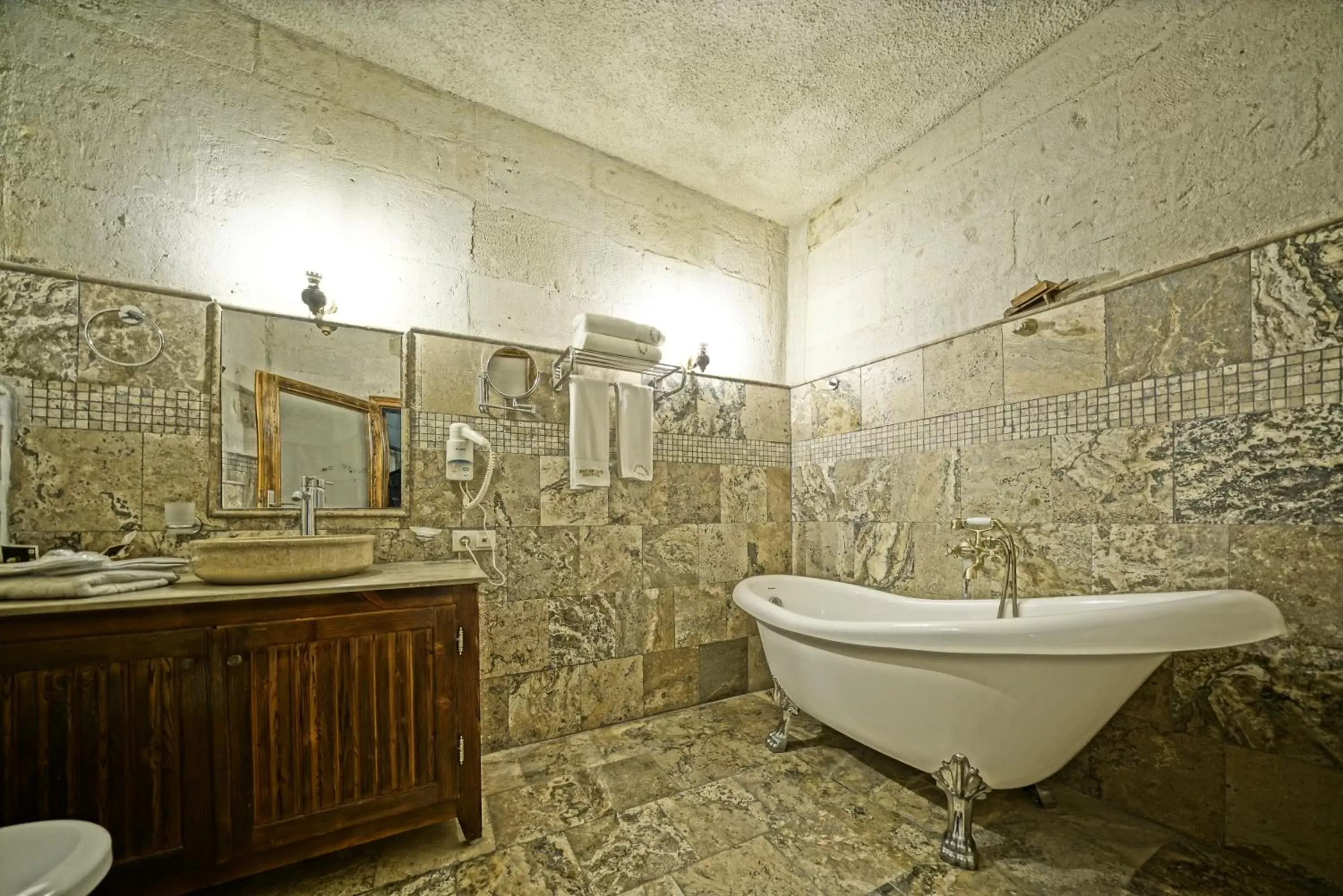 Bathroom in Maccan Cave Hotel