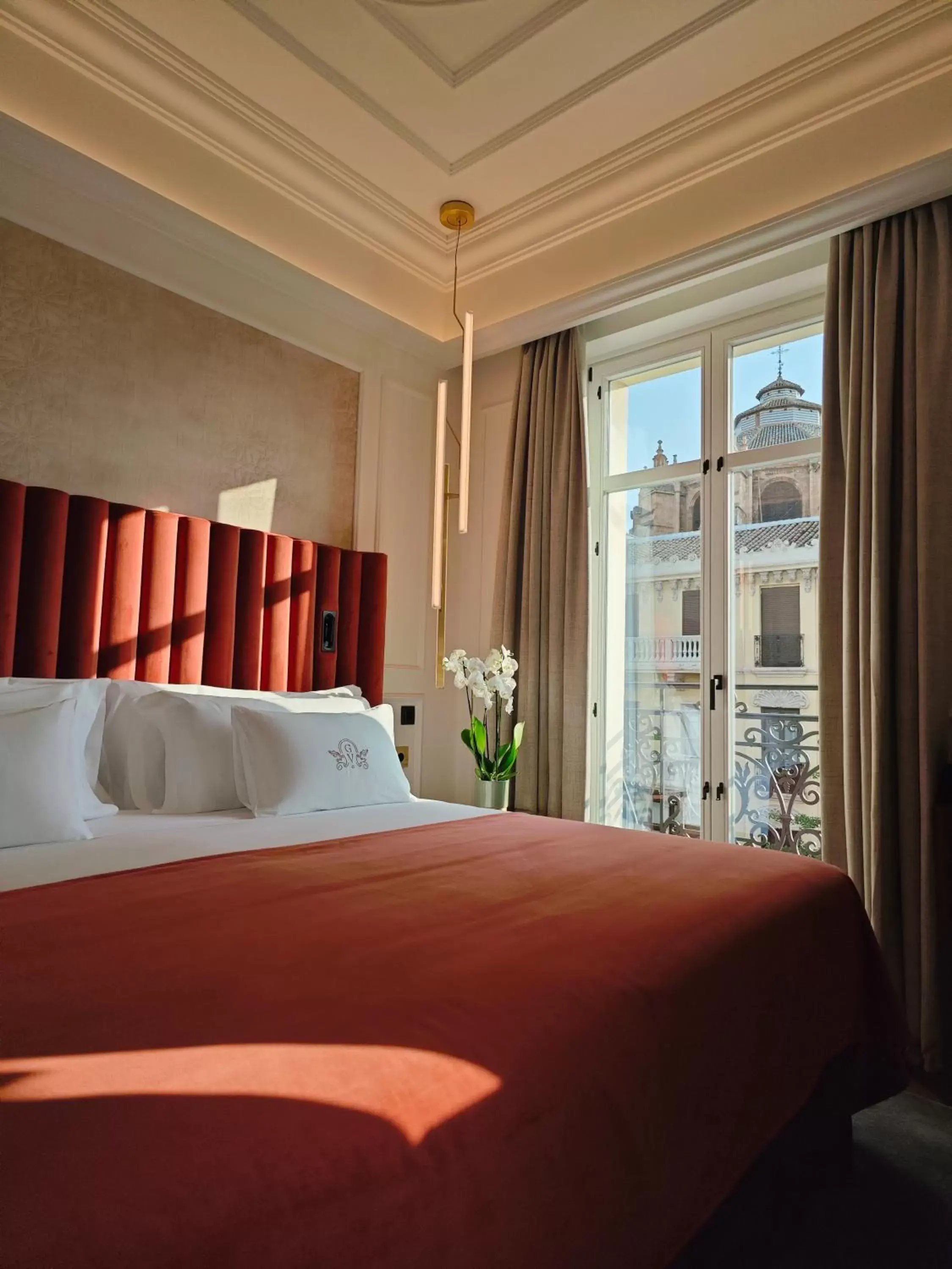 Bed in Palacio Gran Vía, a Royal Hideaway Hotel