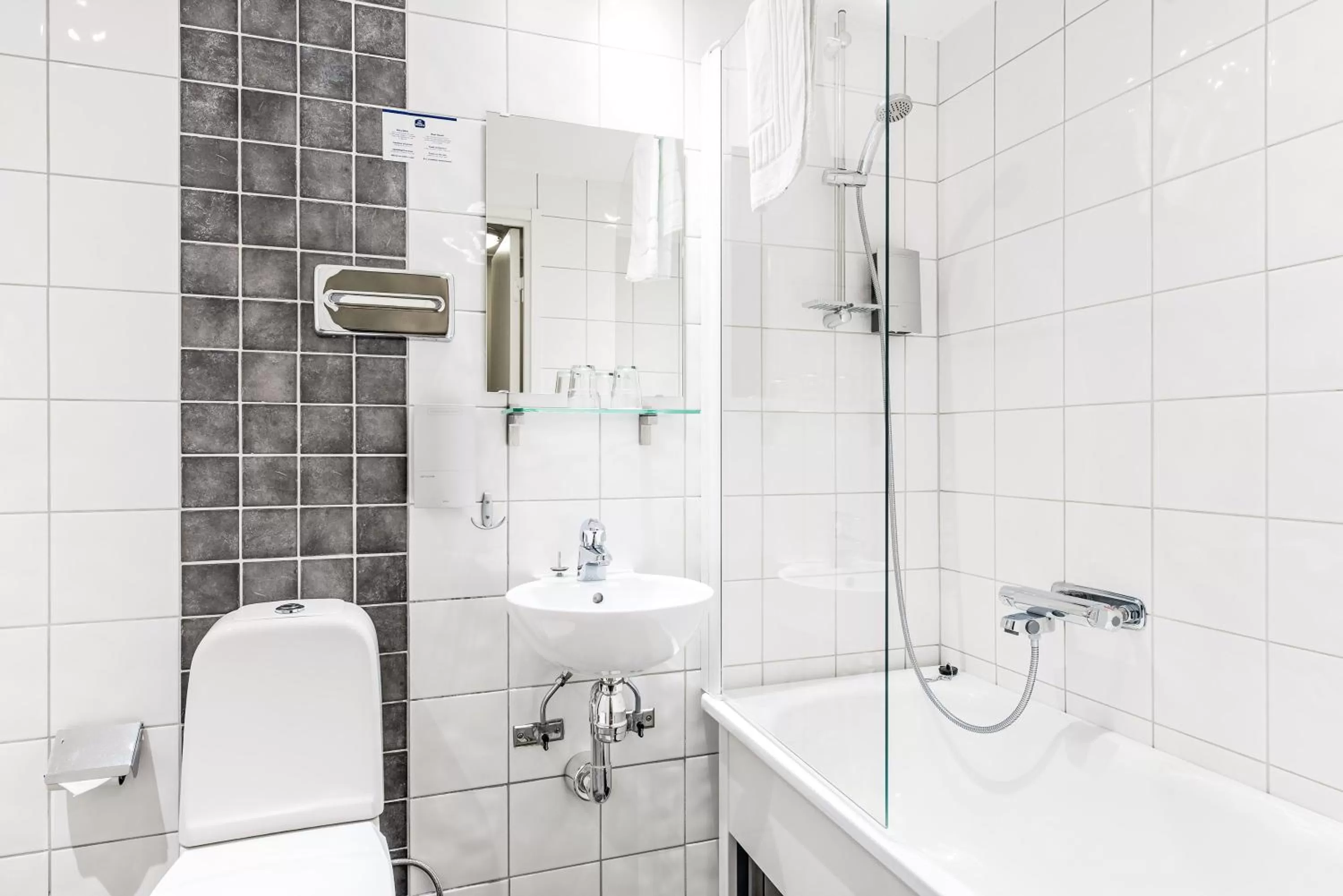 Family Double Room in Comfort Hotel Linköping City