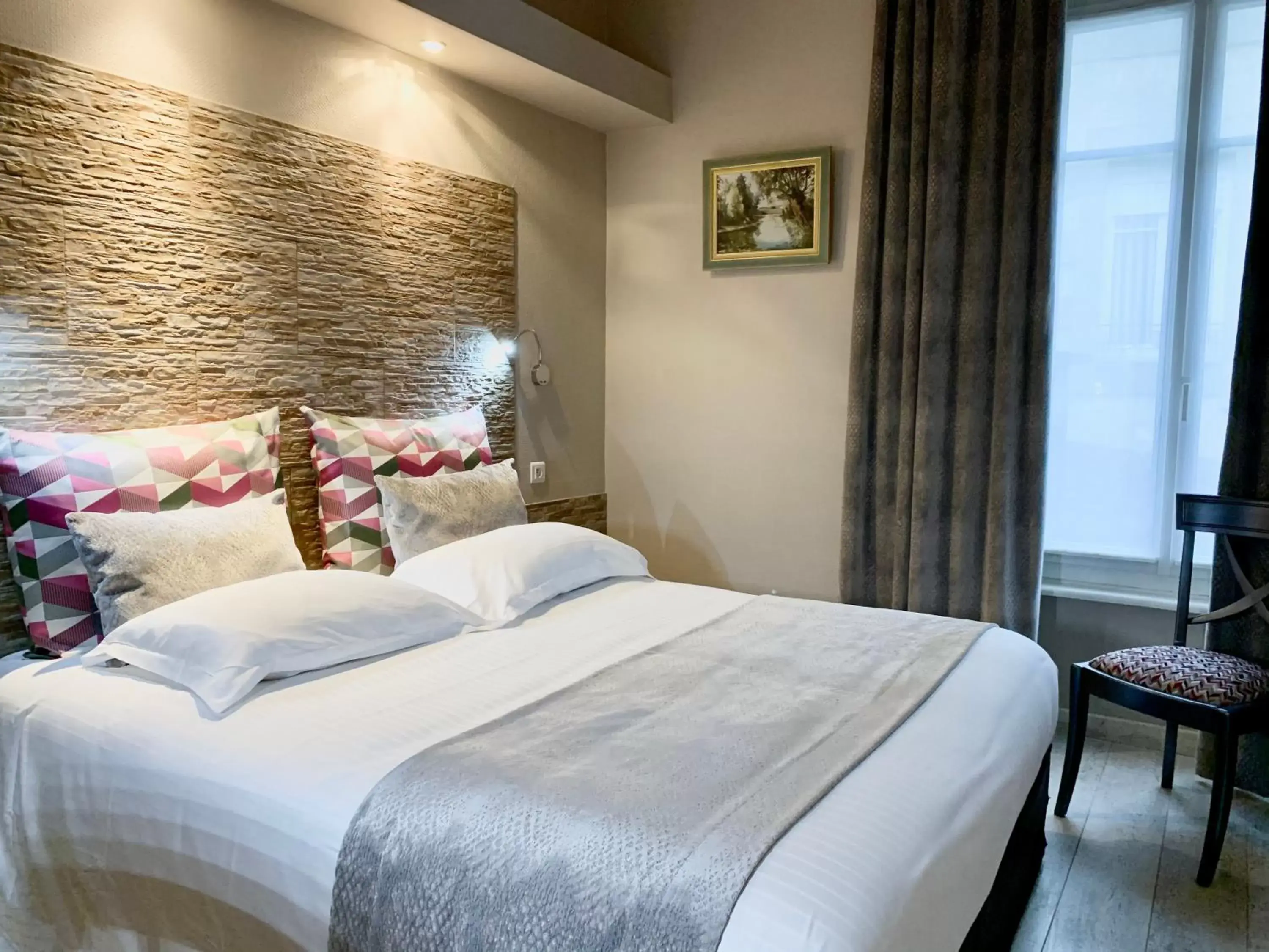 Bed in Best Western Hôtel Des Voyageurs