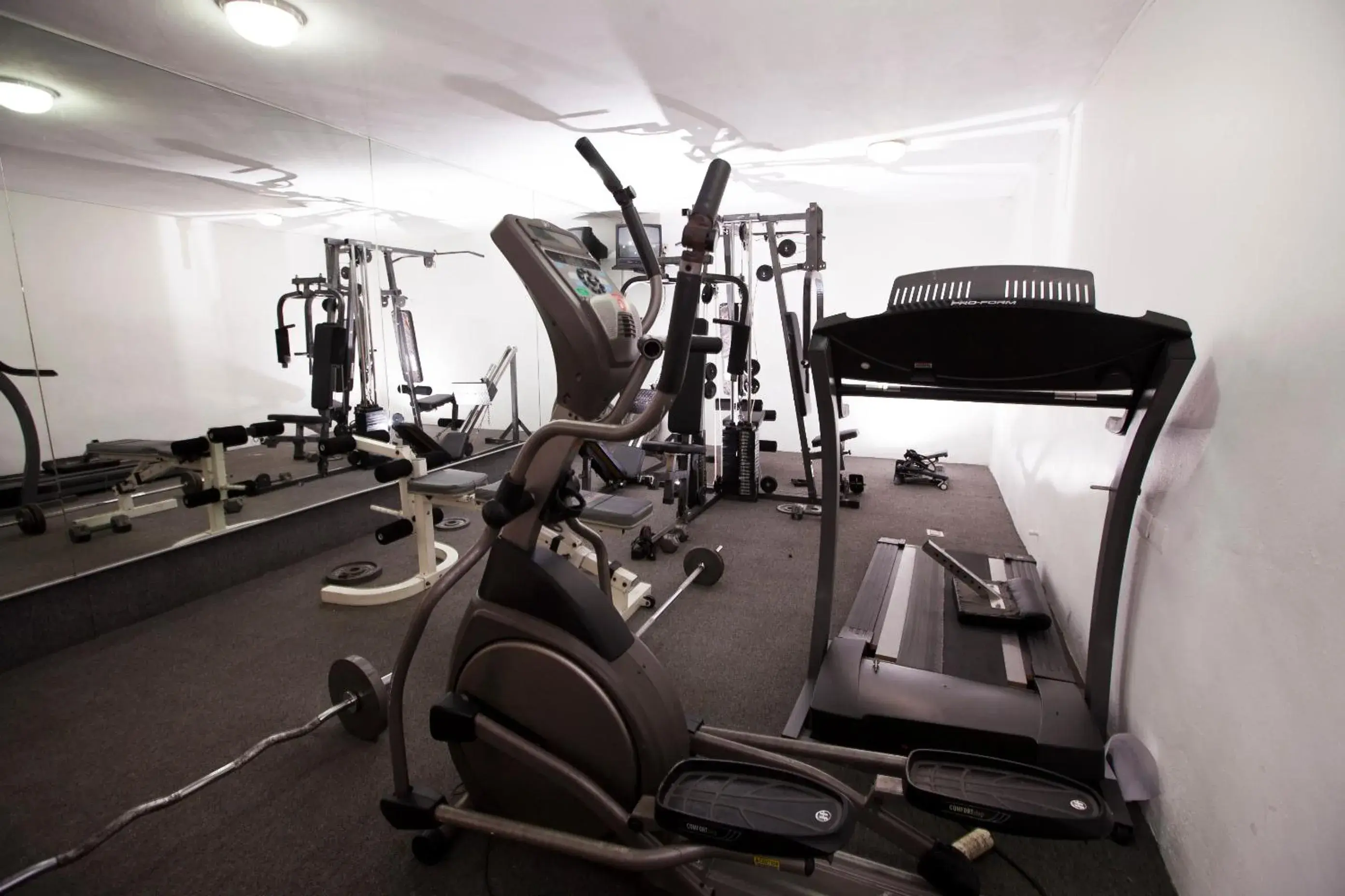 Fitness centre/facilities, Fitness Center/Facilities in Hotel El Camino Inn & Suites