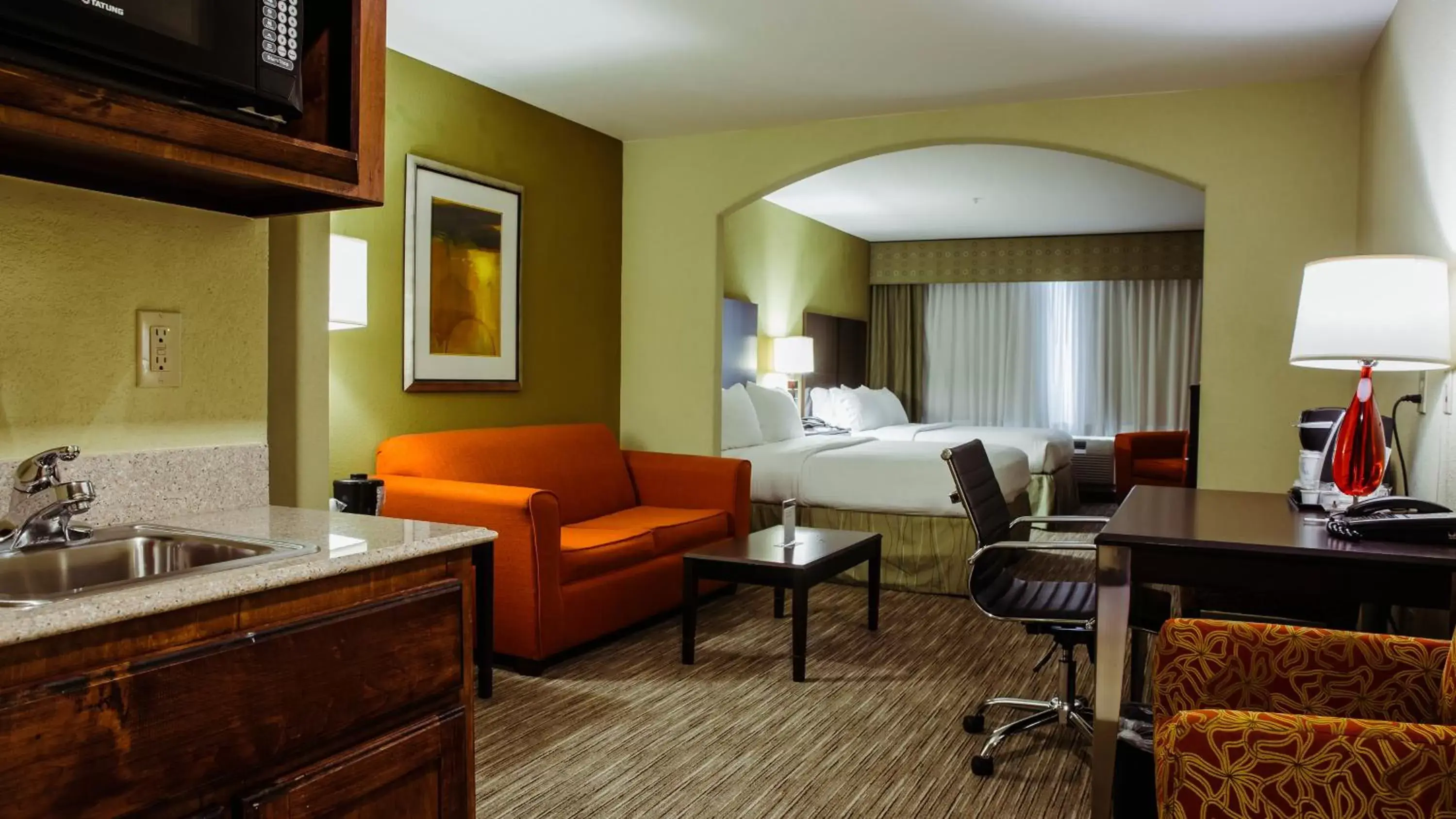Photo of the whole room in Holiday Inn Express Hotel & Suites Waller, an IHG Hotel