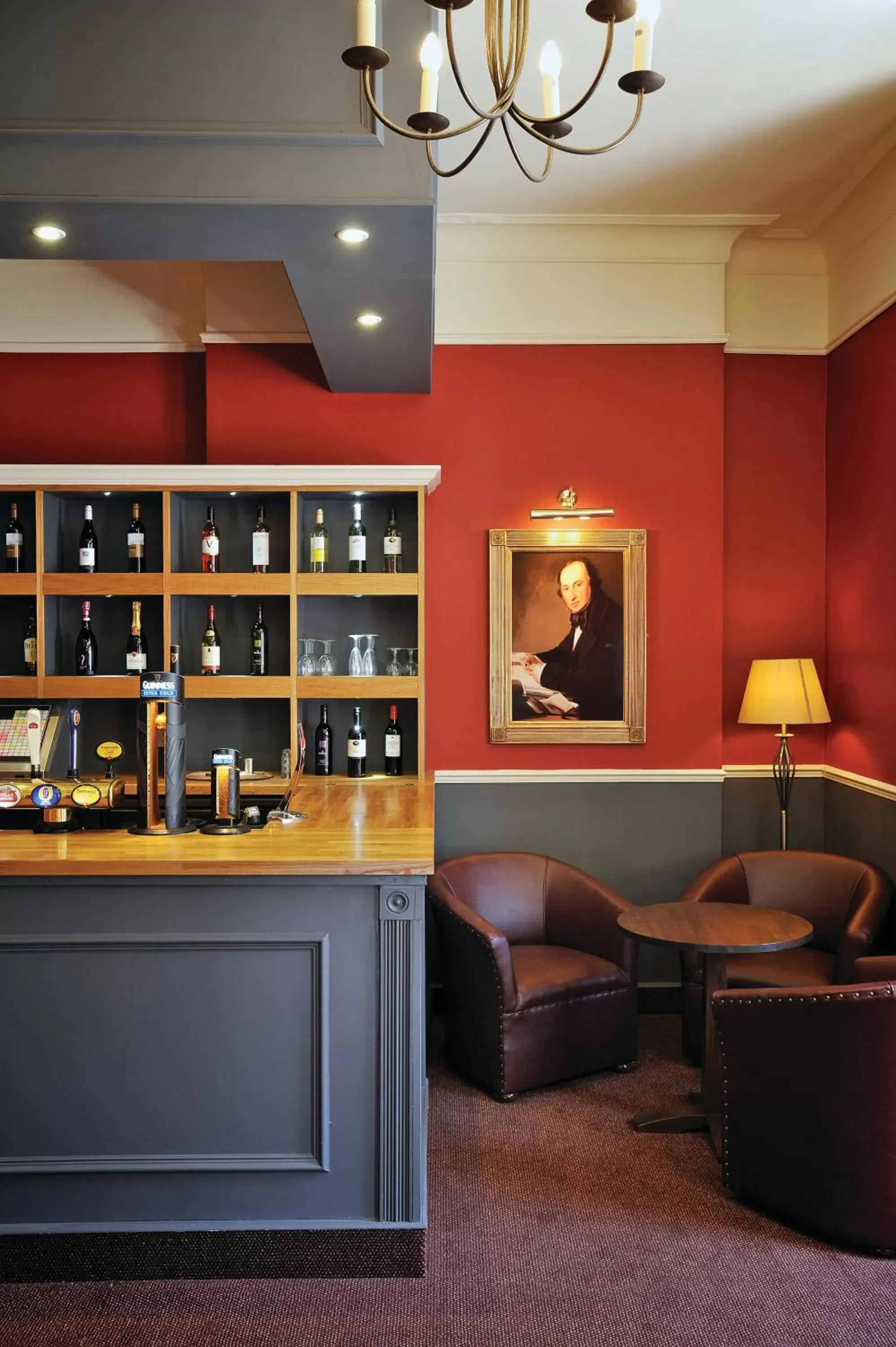 Lounge or bar in Royal Hotel