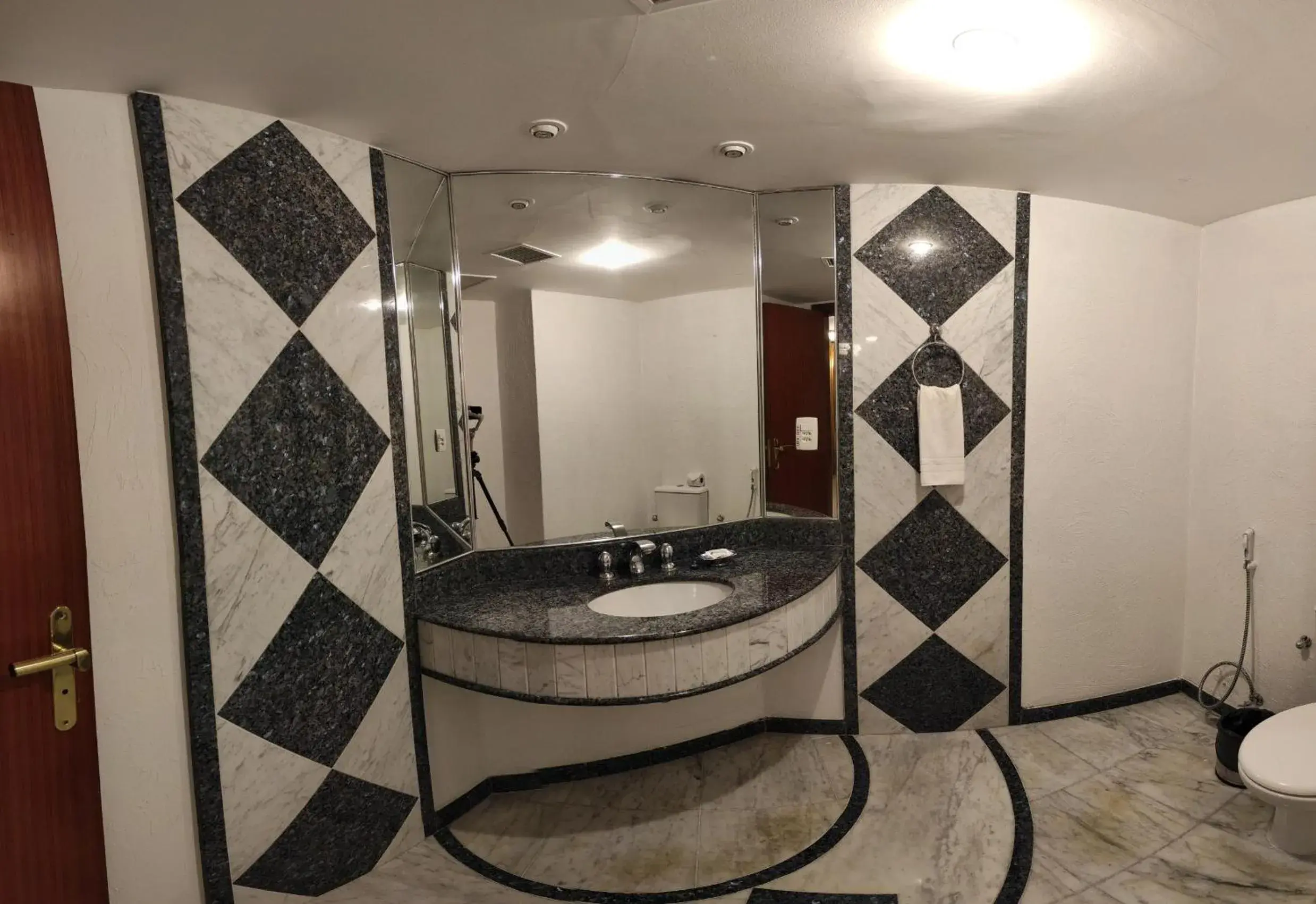 Bathroom in Golden Park Internacional Foz & Convenções