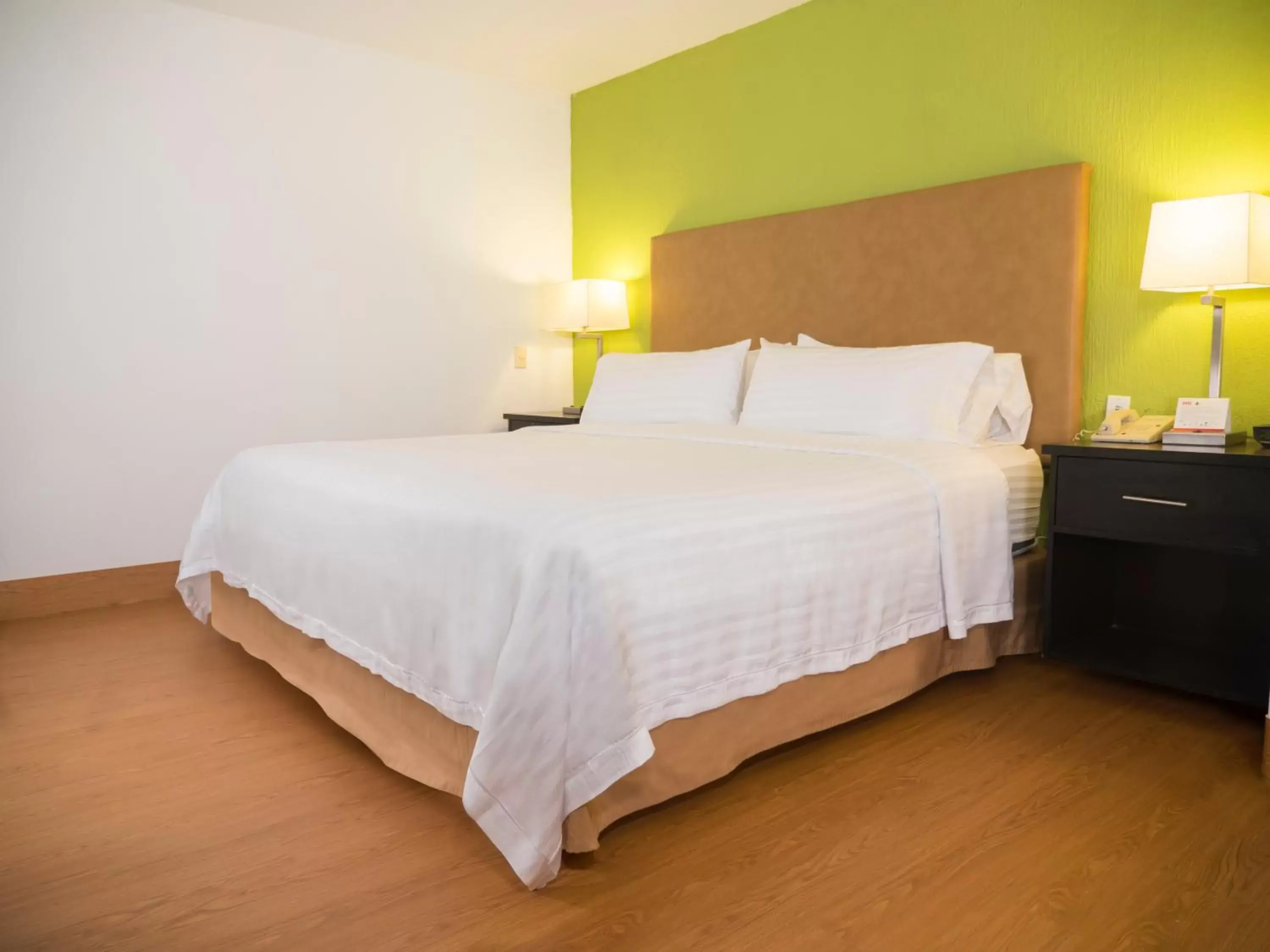 Photo of the whole room, Bed in Holiday Inn Tijuana Zona Rio, an IHG Hotel