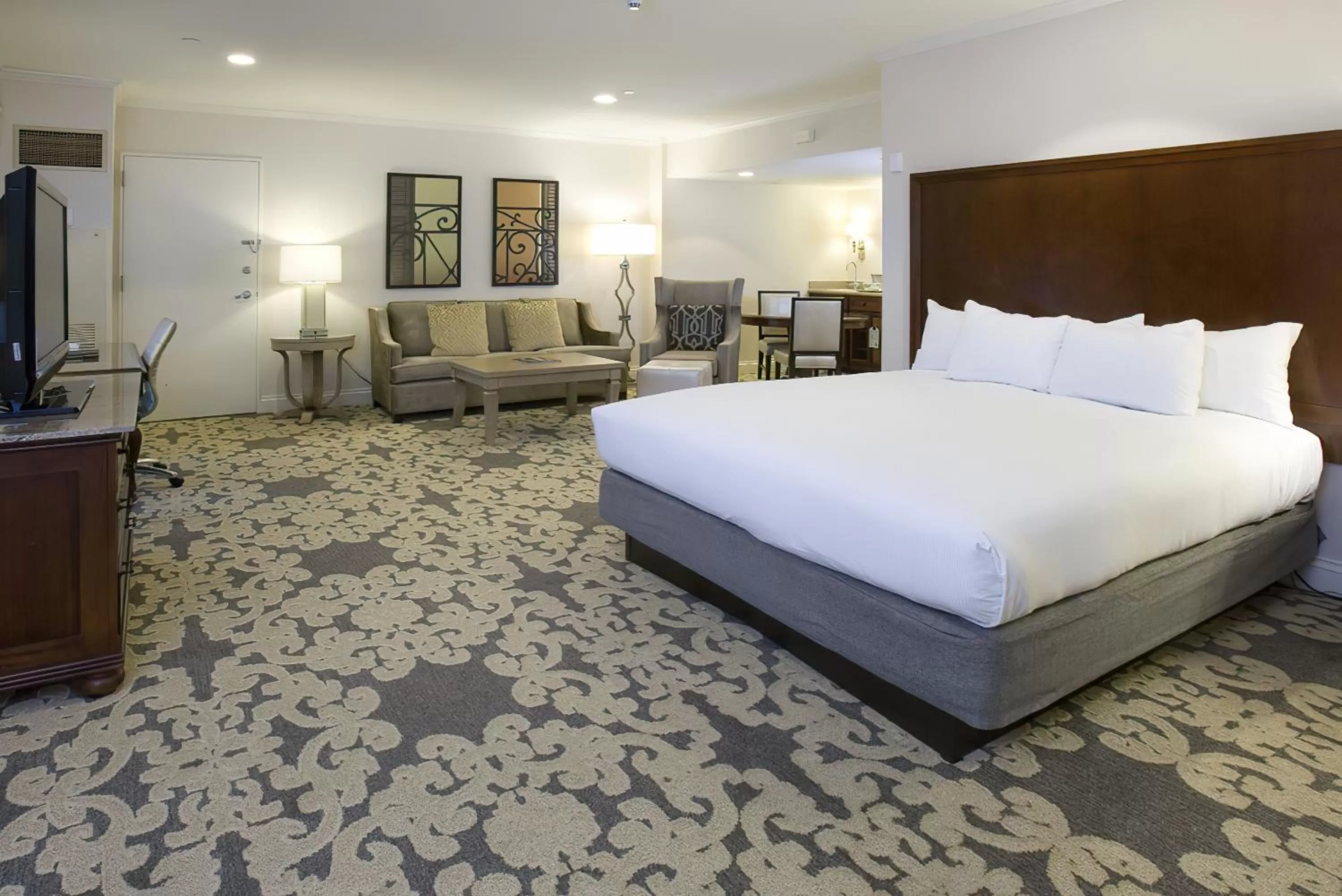 Bedroom, Bed in Hilton New Orleans Riverside