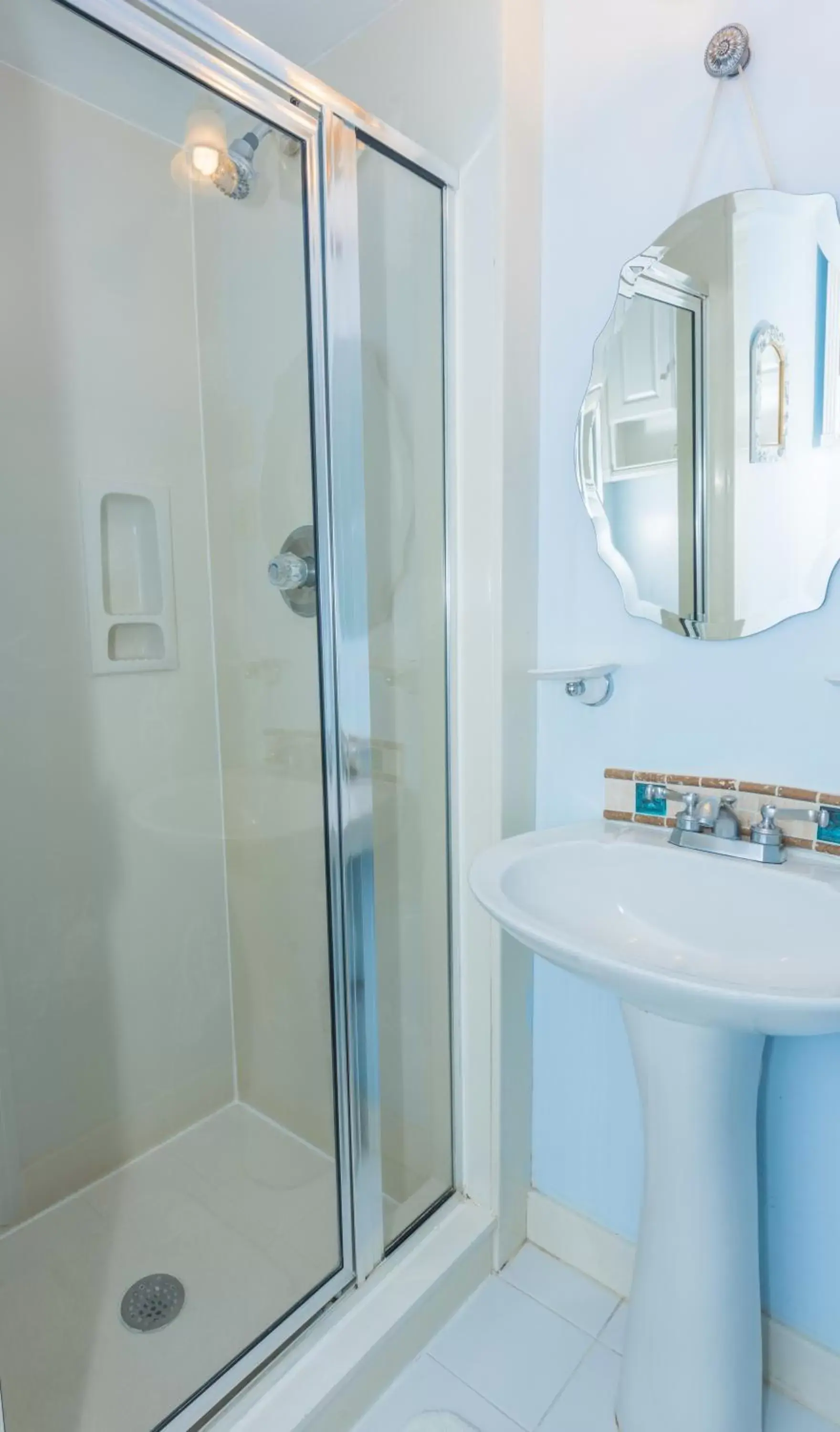 Bathroom in Cedars of Williamsburg Bed & Breakfast