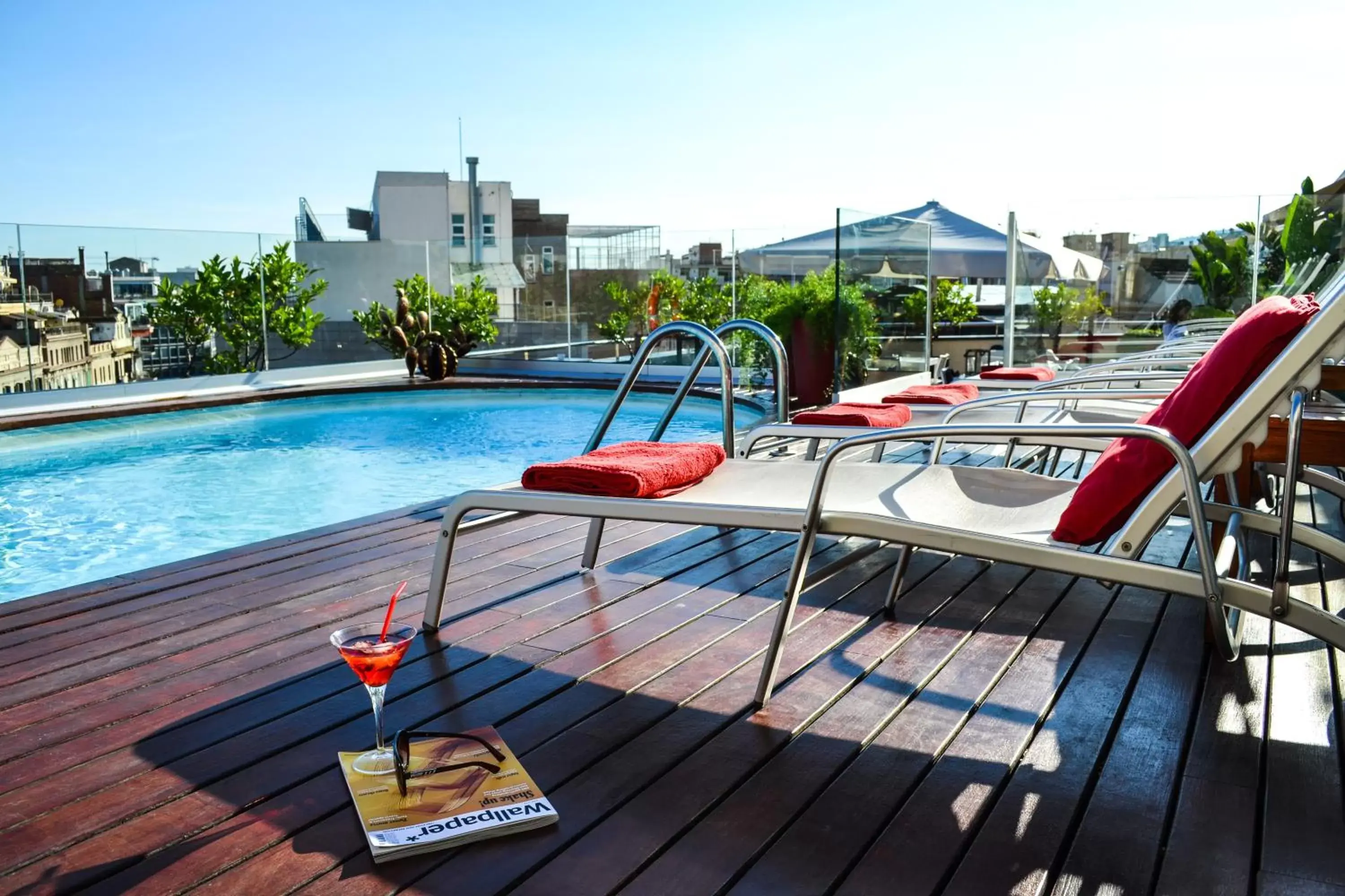 Balcony/Terrace, Swimming Pool in Hotel America Barcelona