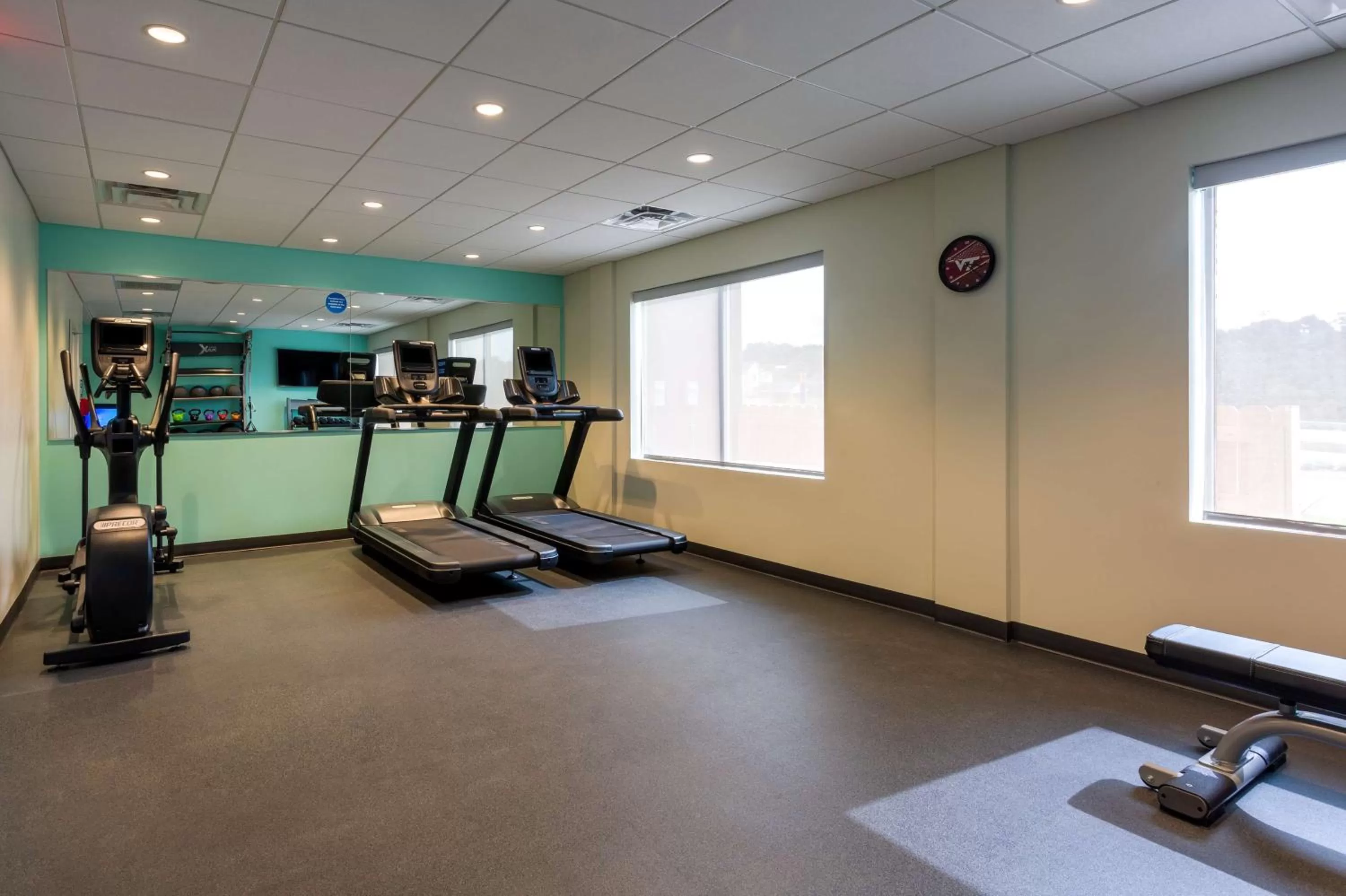 Fitness centre/facilities in Tru By Hilton Radford