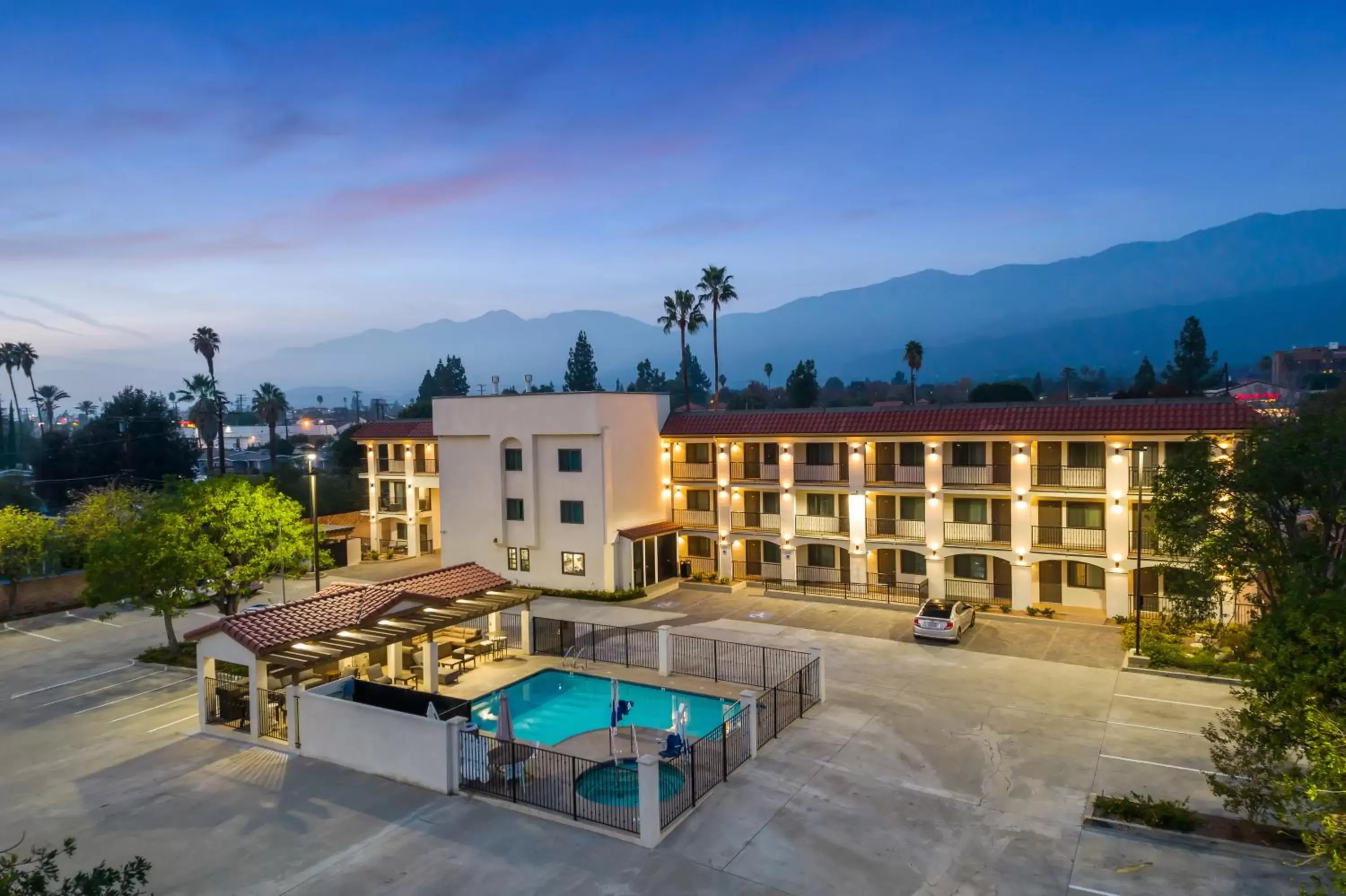 Swimming Pool in Hotel Huntington