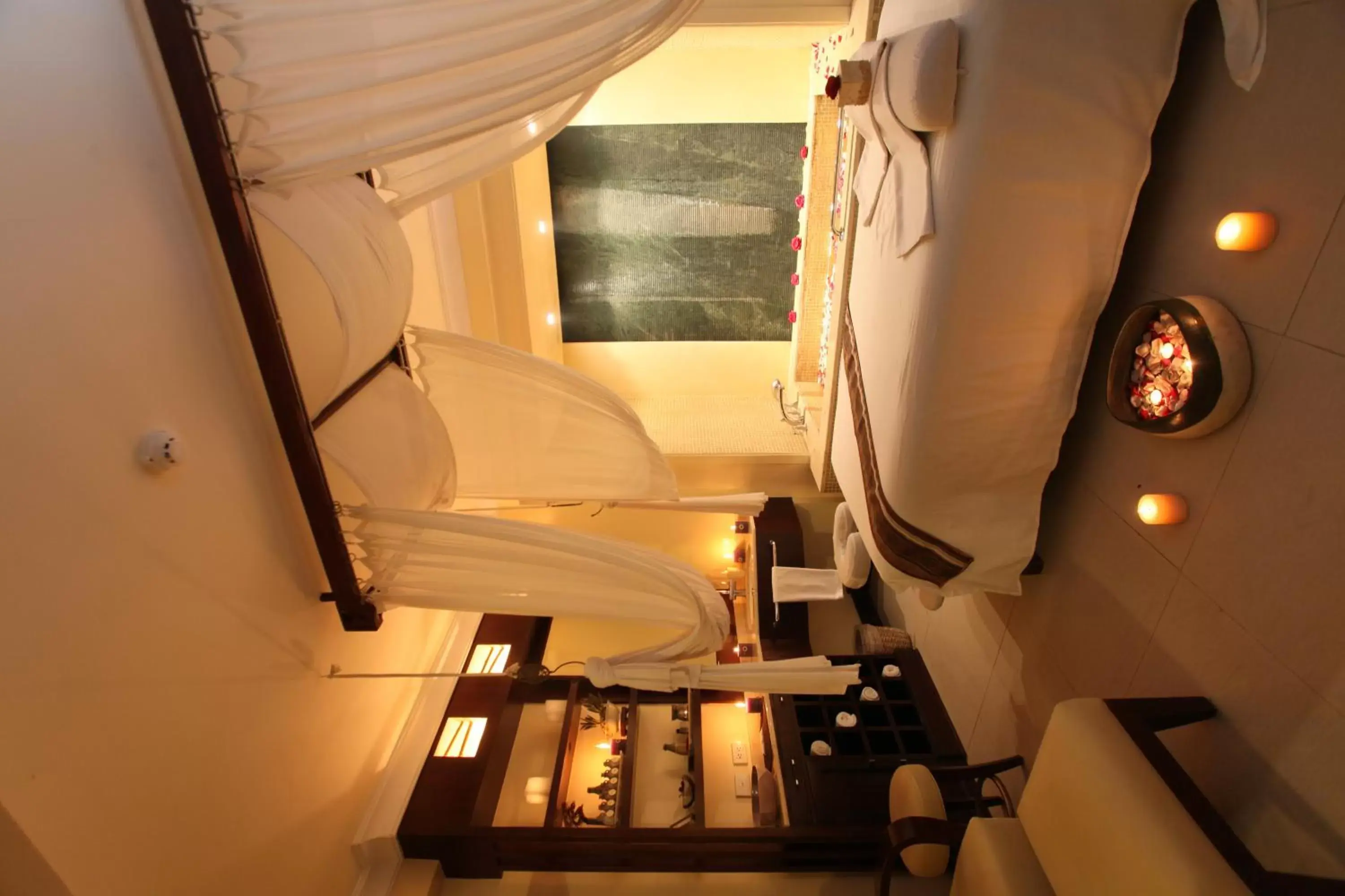 Massage, Bed in Taal Vista Hotel