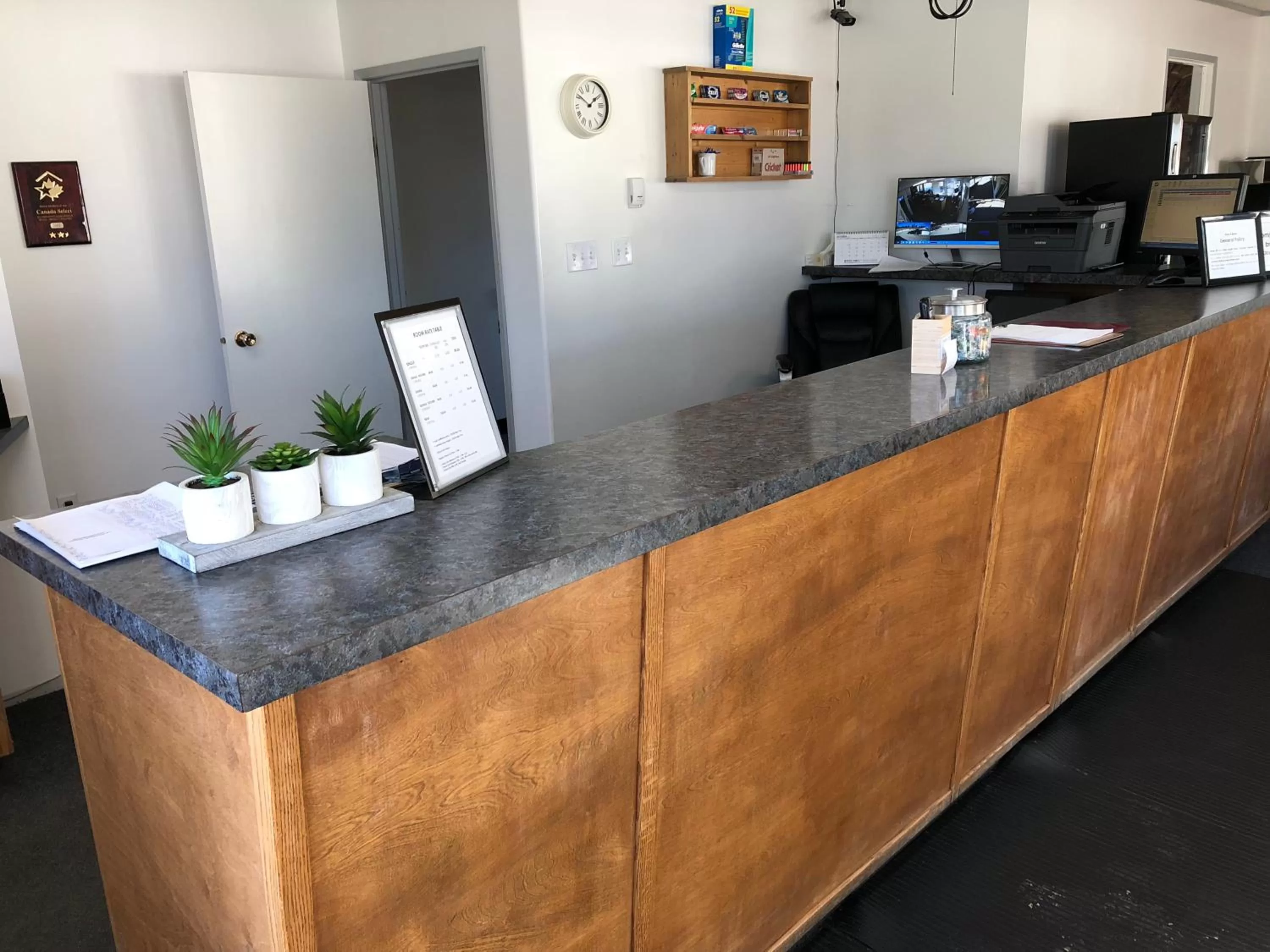 Property building in Howard Johnson by Wyndham Edson