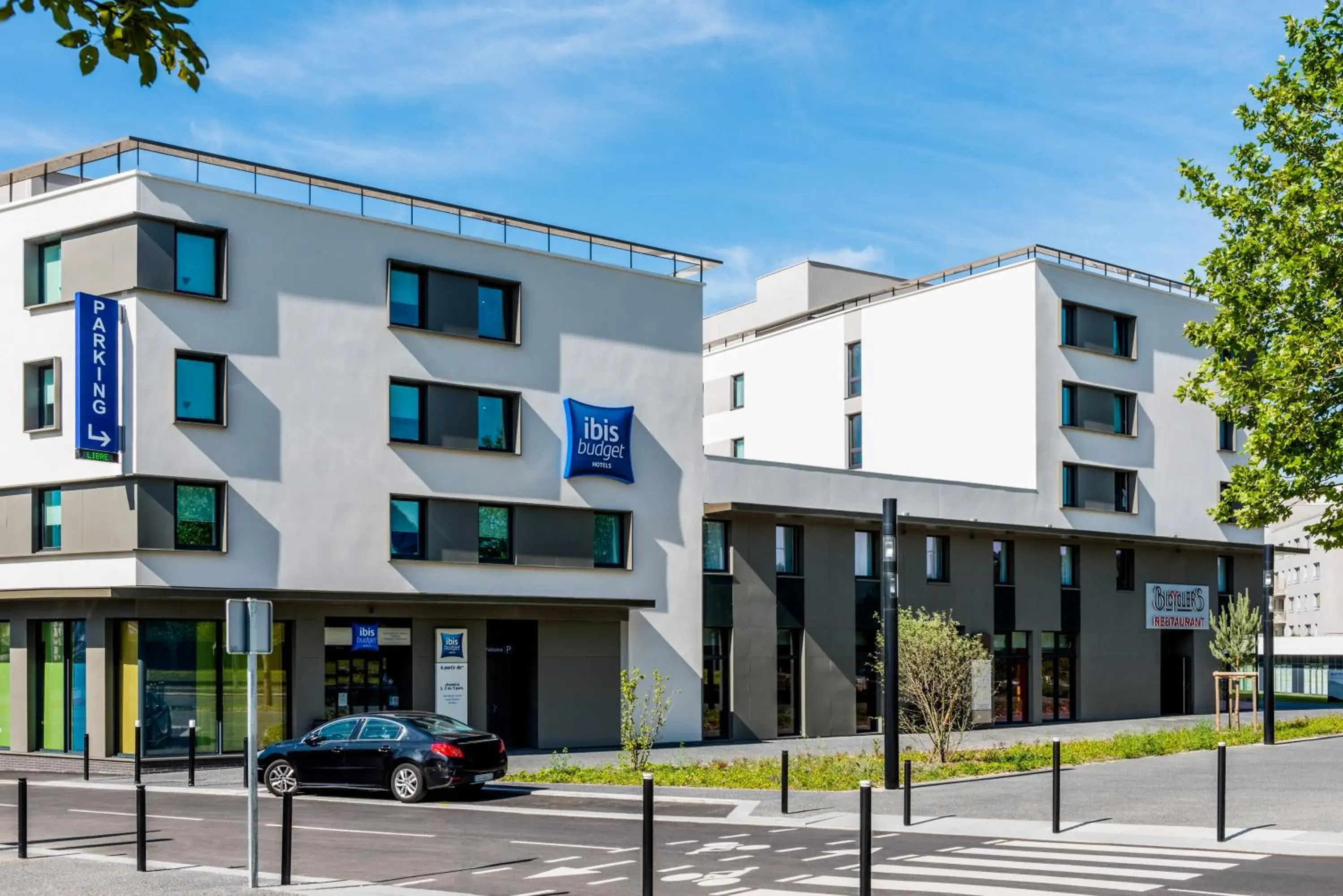 Property building in ibis budget Saint Quentin Yvelines - Vélodrome Property building in ibis budget Saint Quentin Yvelines - Vélodrome