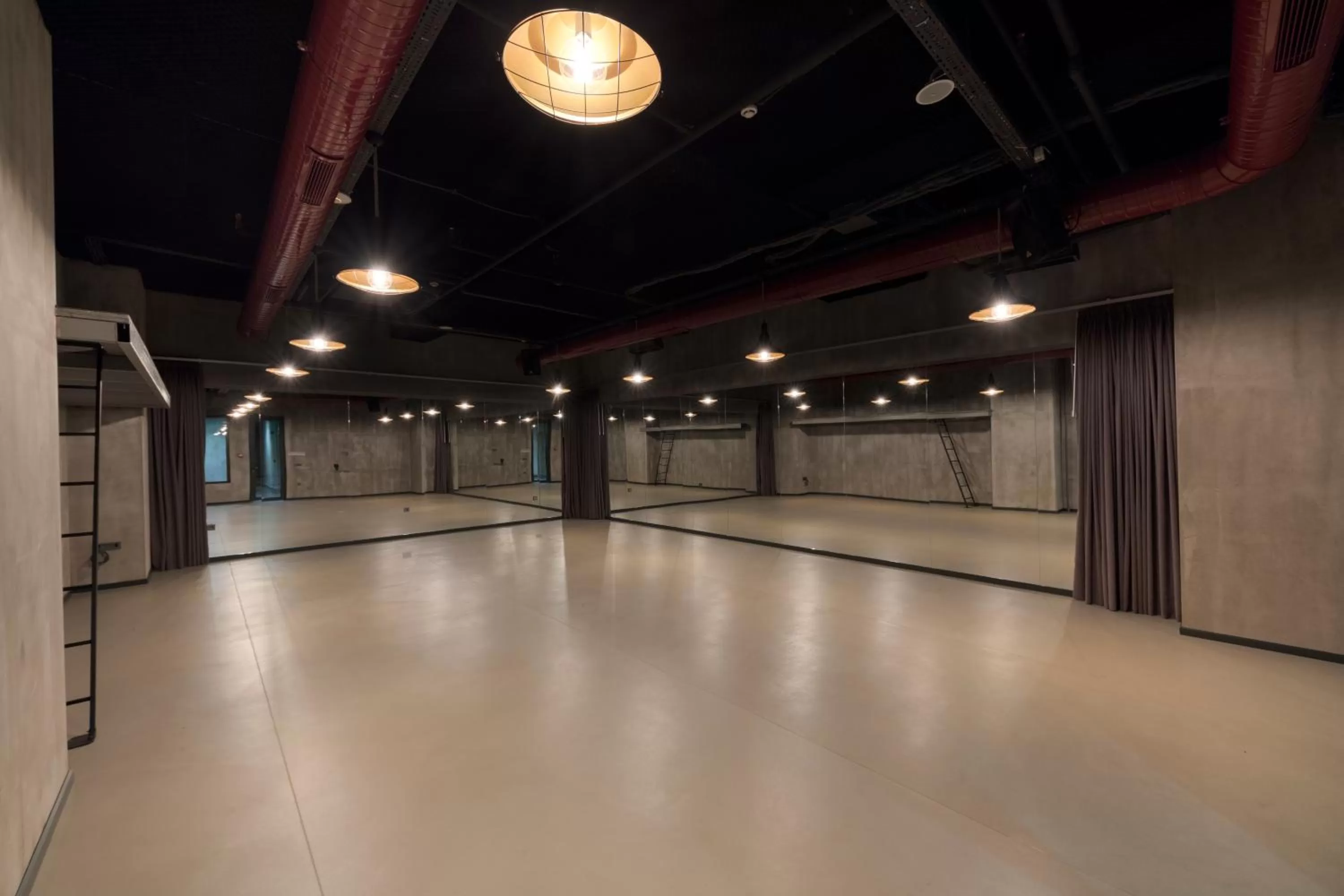 Entertainment in Endless Art Hotel-Special Category