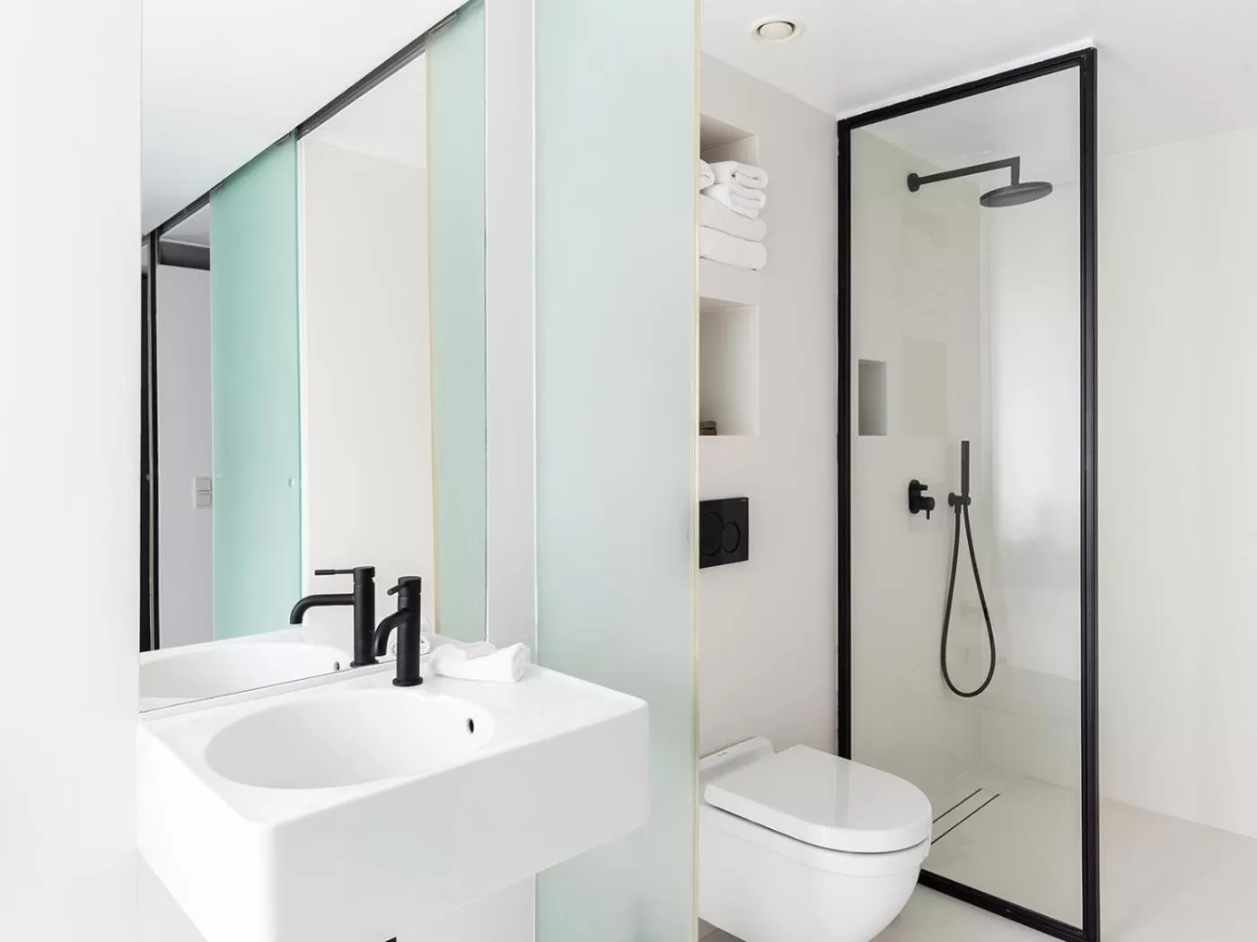 Bathroom in Periscope