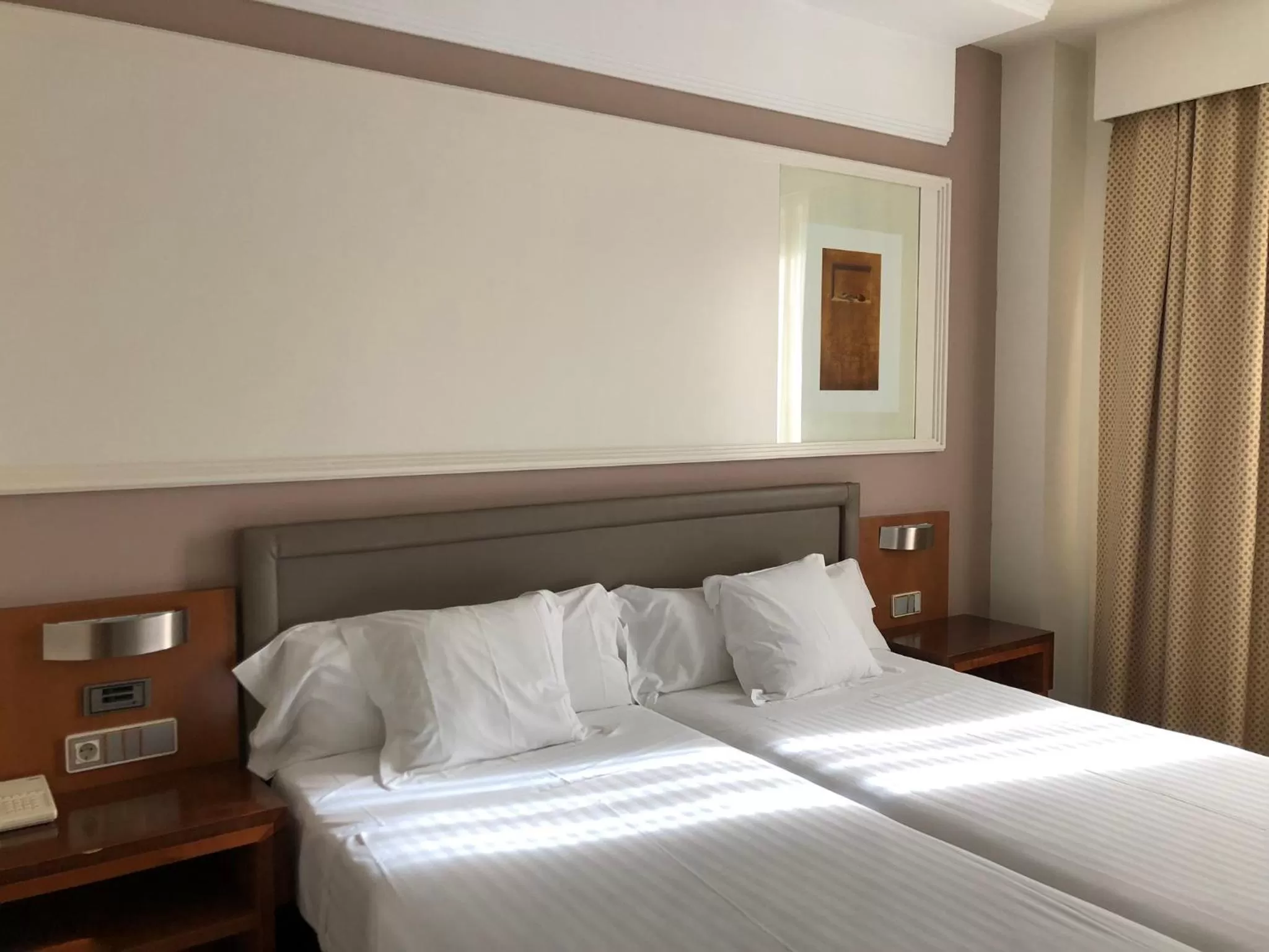 Photo of the whole room, Bed in Hotel Olid