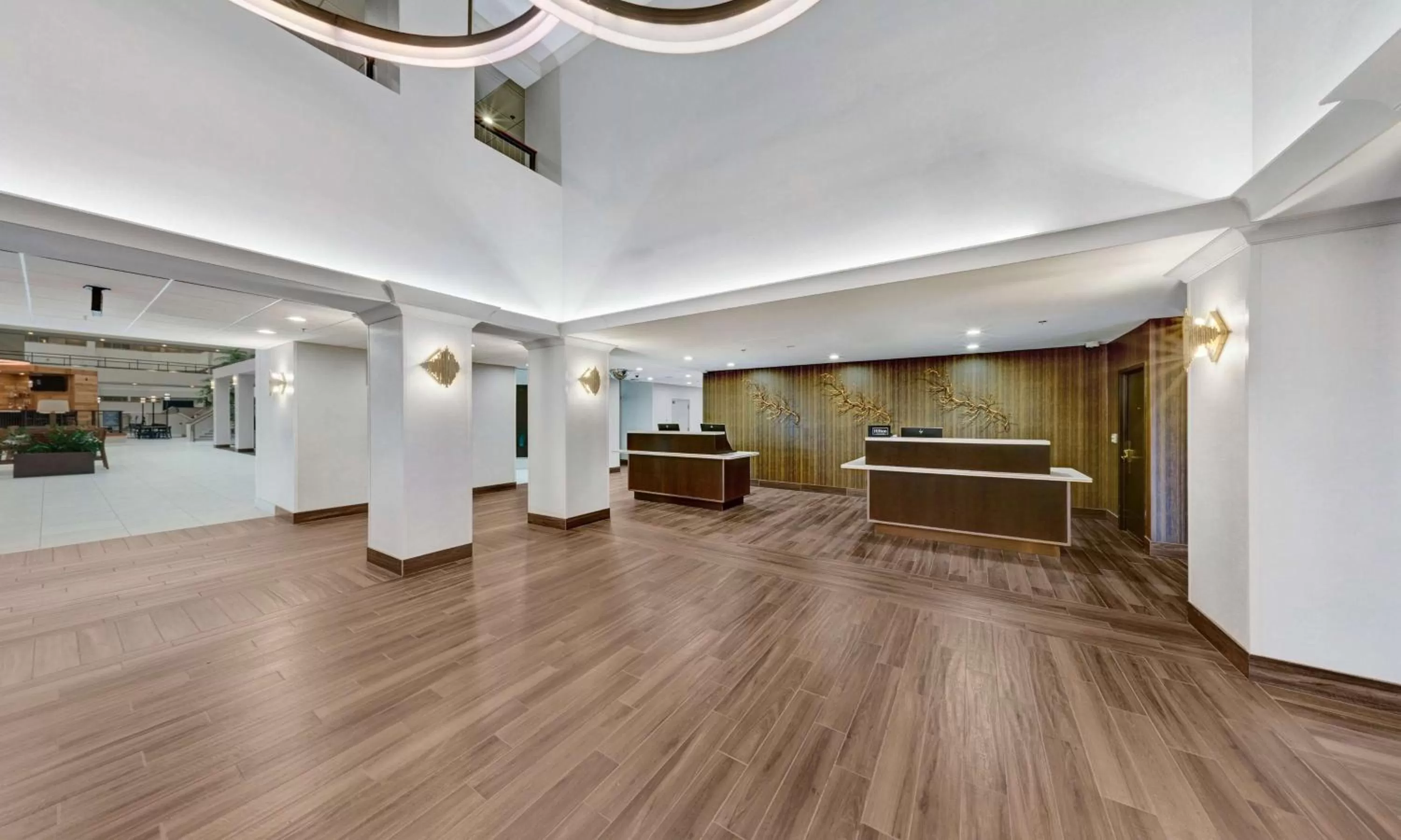 Lobby or reception in Embassy Suites by Hilton Milwaukee Brookfield