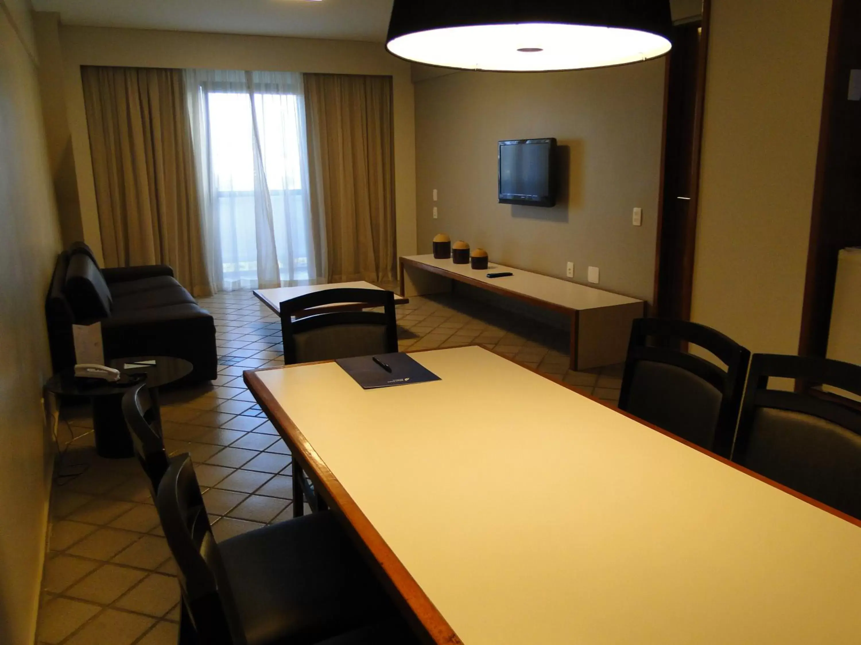 Living room, Dining Area in Blue Tree Towers Rio Poty