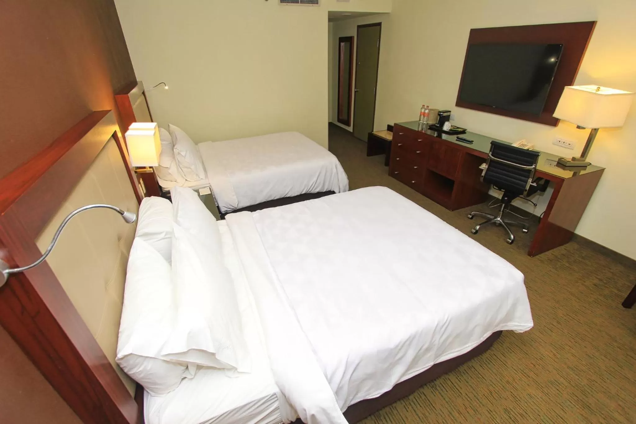 Photo of the whole room, Bed in Holiday Inn Leon by IHG