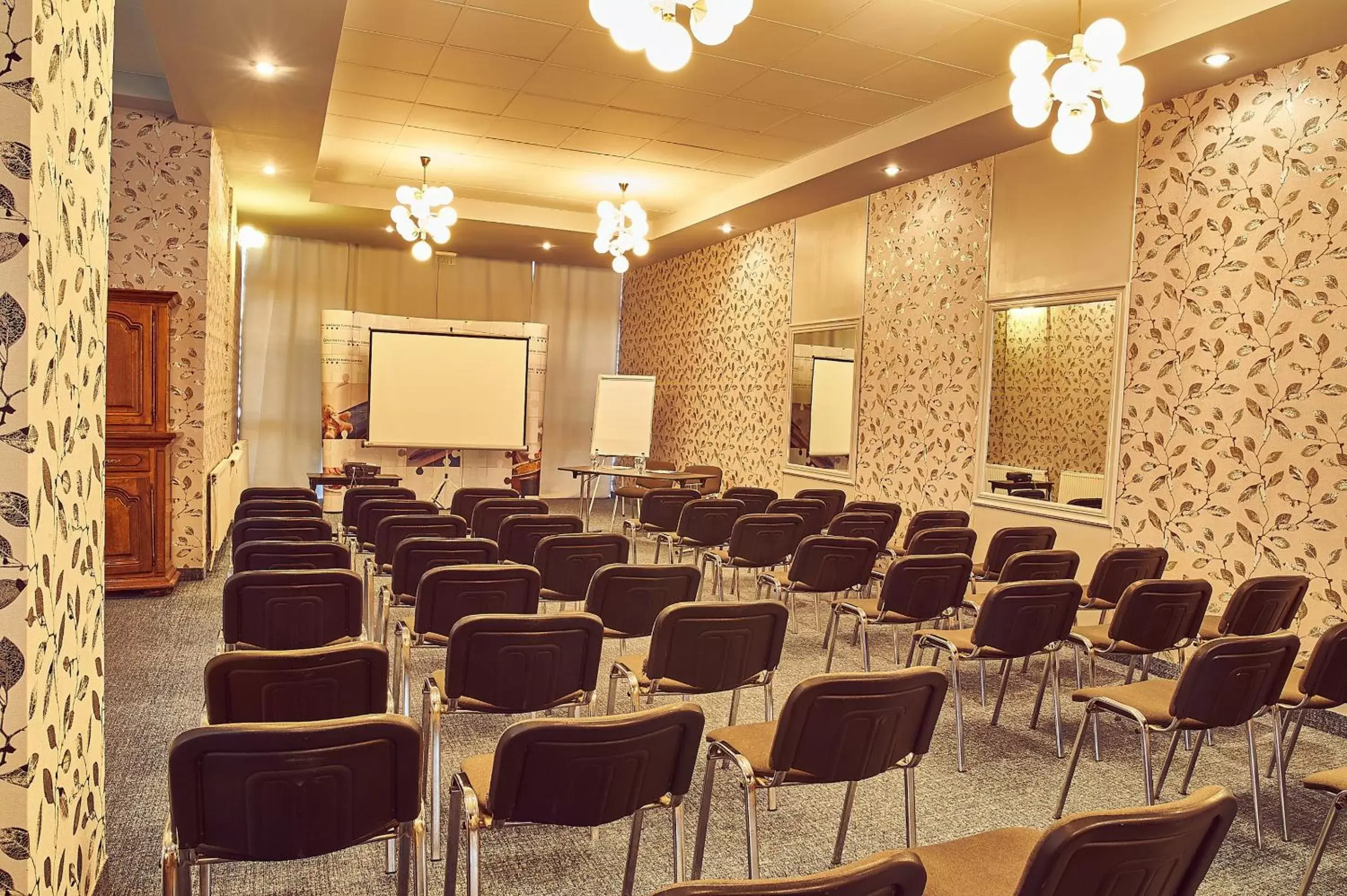 Business facilities in Continental Drobeta Turnu Severin