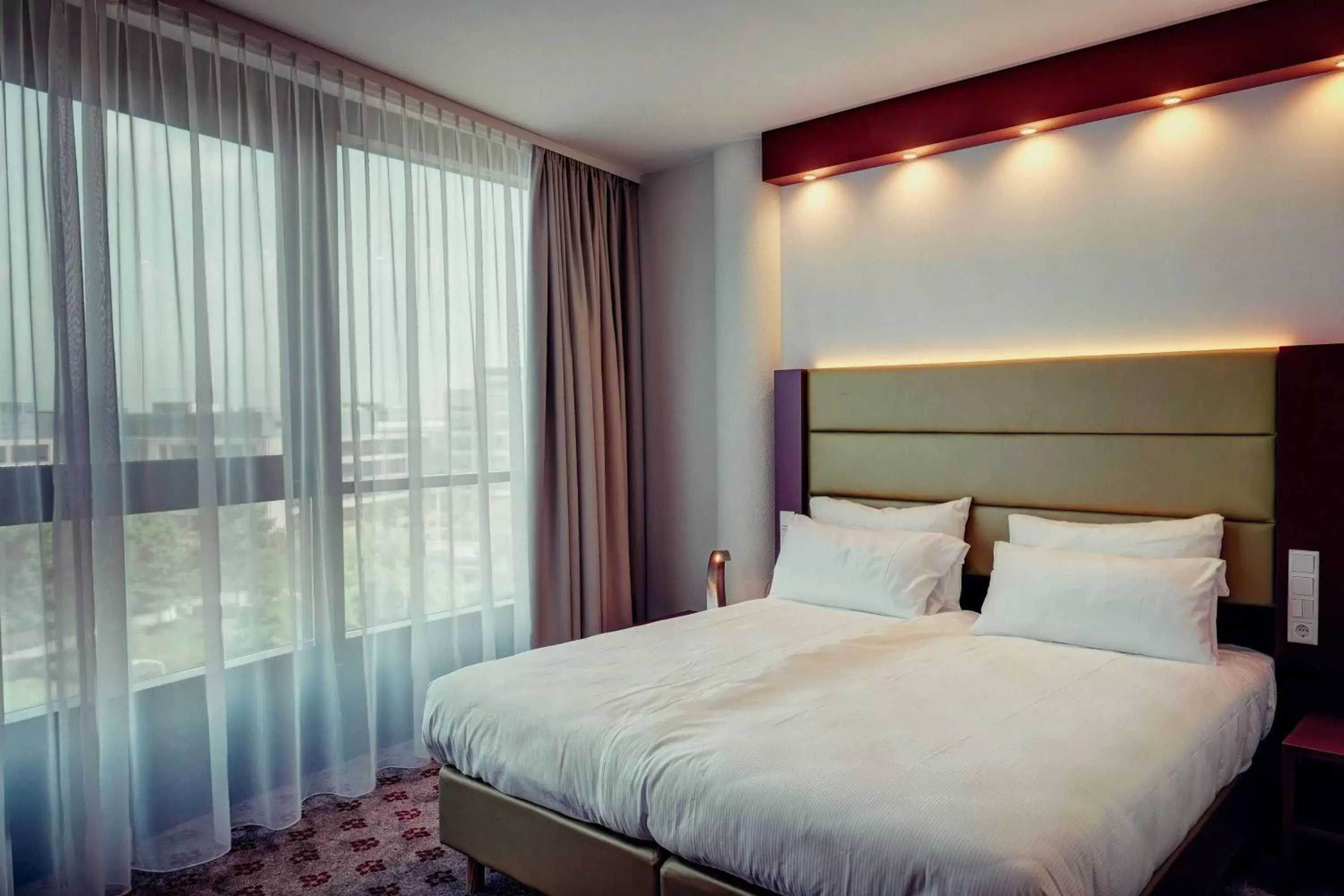 Photo of the whole room, Bed in Amedia Amsterdam Airport, Trademark Collection by Wyndham