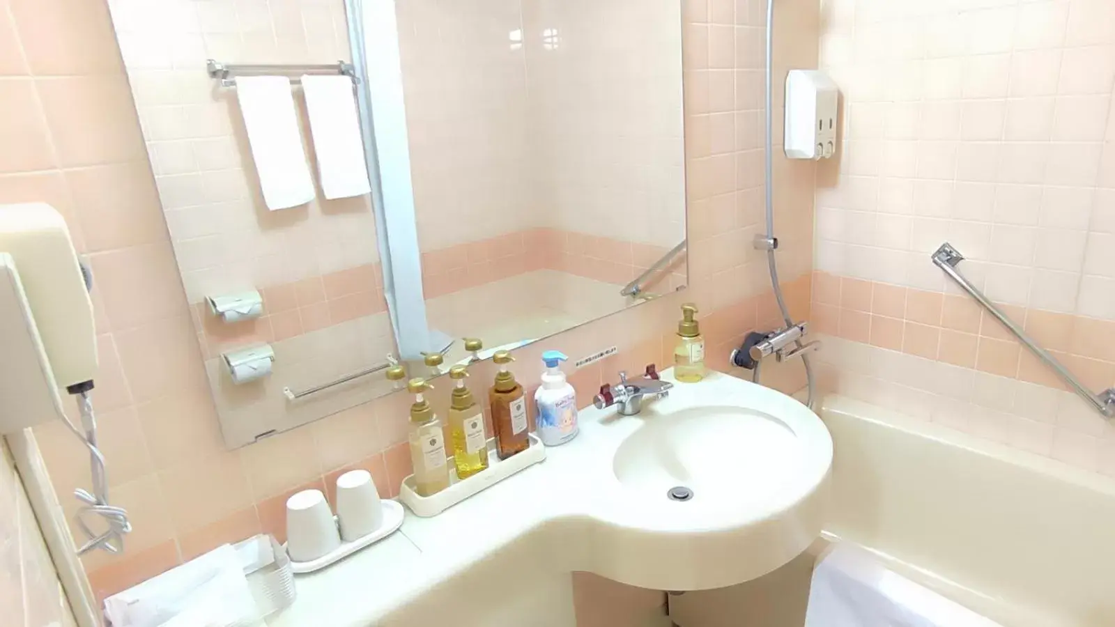 Shower, Bathroom in Utazu Grand Hotel