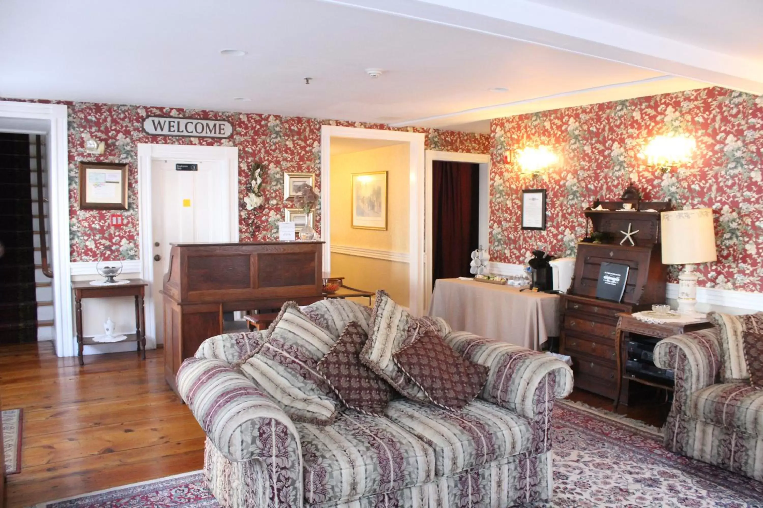 Lobby or reception, Seating Area in Old Orchard Beach Inn