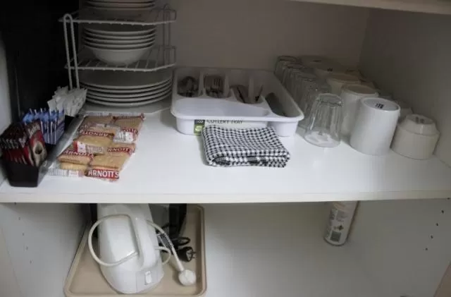 Coffee/tea facilities in The Plains Motor Inn