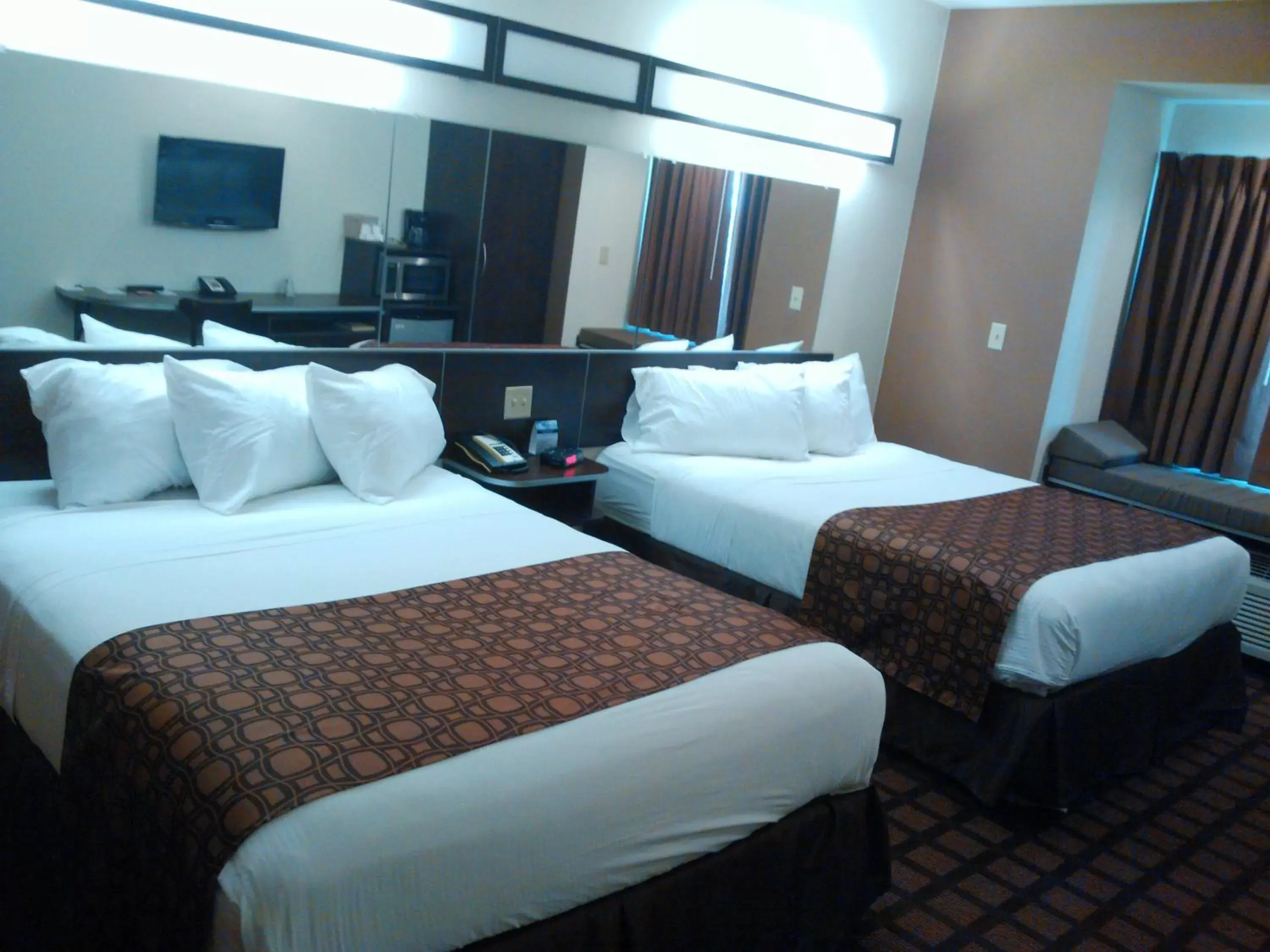 Bed in Microtel Inn and Suites Eagle Pass