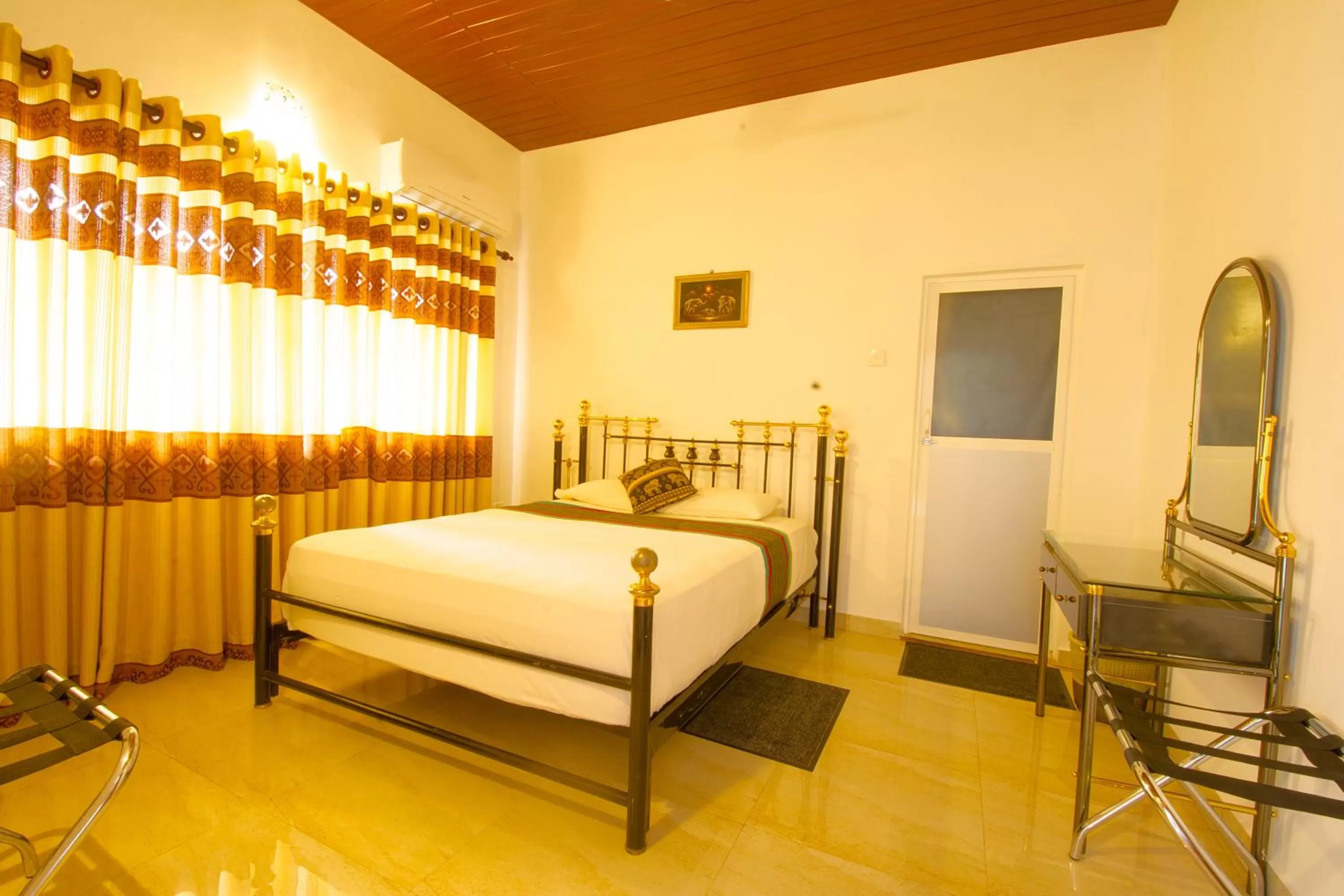 Photo of the whole room, Bed in Kandy Riverside Villa
